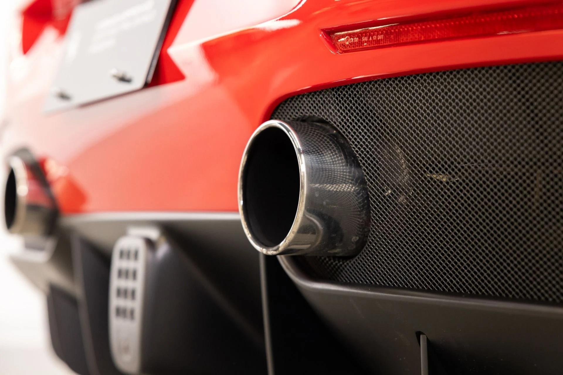 mph053_3884292834_Used_2017_Ferrari_488_Spider_1782928038_78658e708a