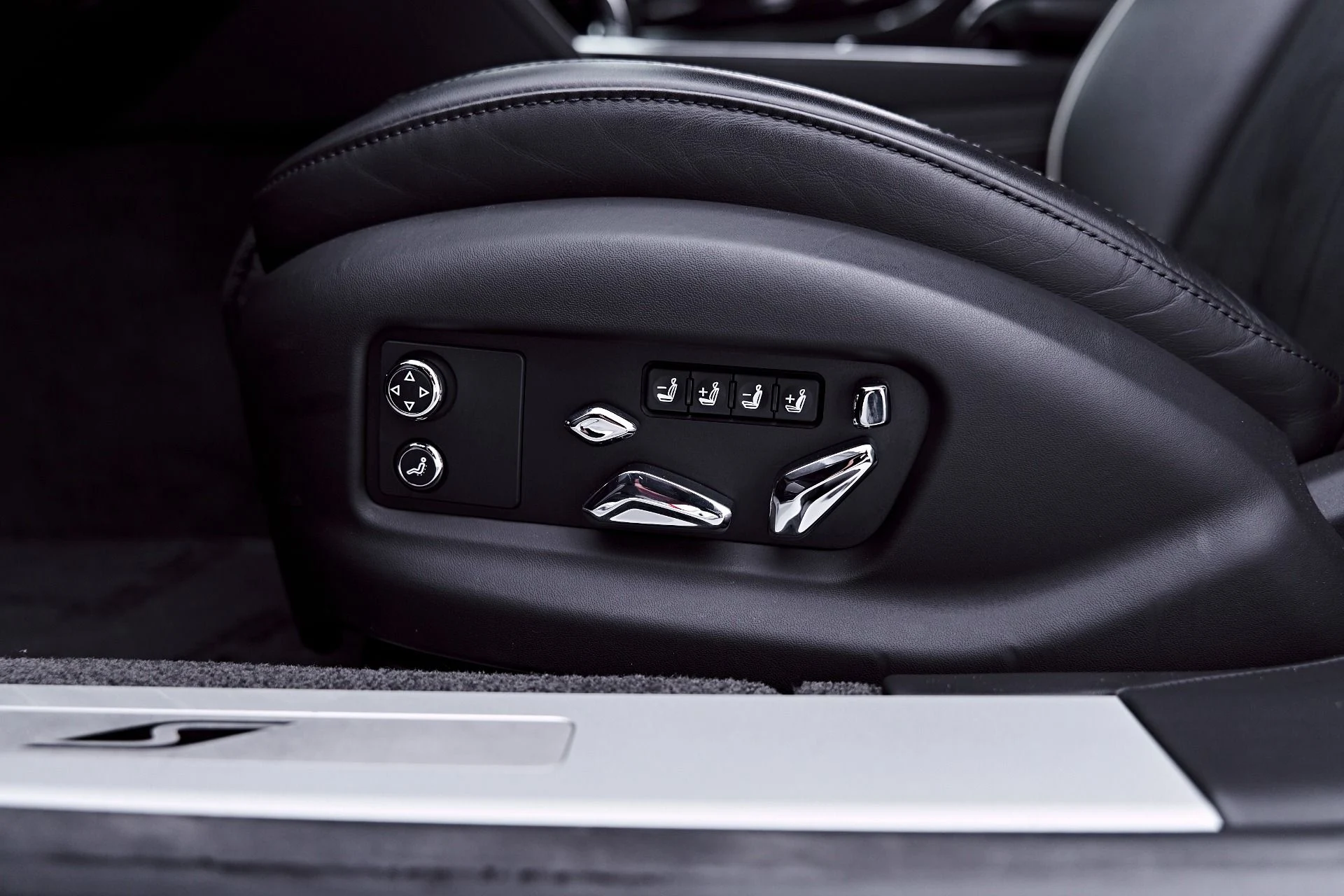mph053_3934408643_Used_2023_Bentley_Flying_Spur_S_1784247308_92c81464b8