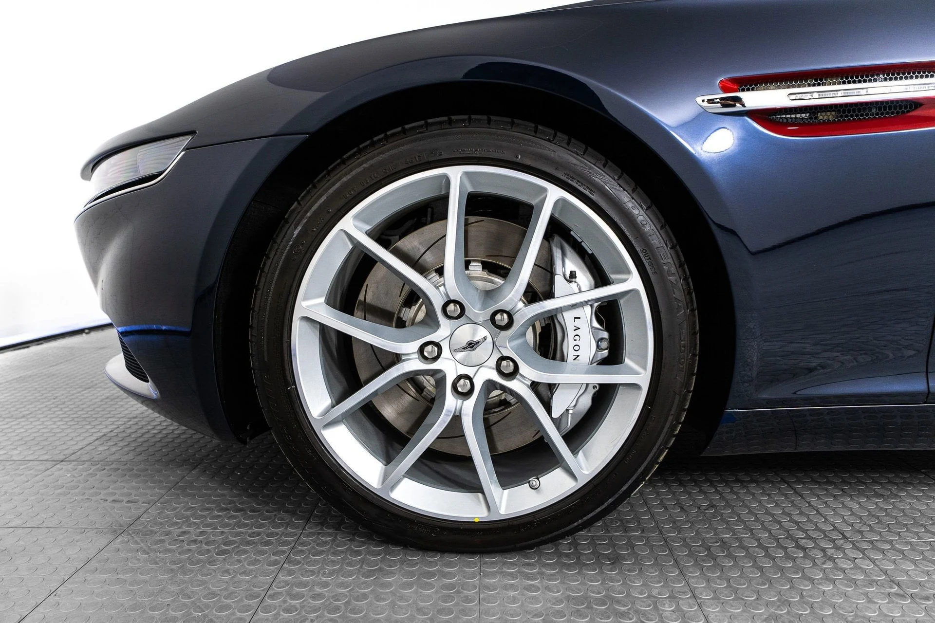 mph053_3935250660_3e14060cc5fb492d85d478e0b17d8bf6_b86ae8f78e