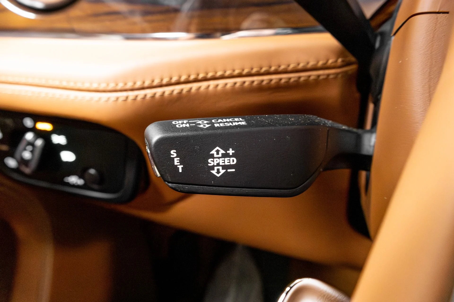 mph053_3936769964_Used_2019_Bentley_Bentayga_V8_1771459975_b4648868fd