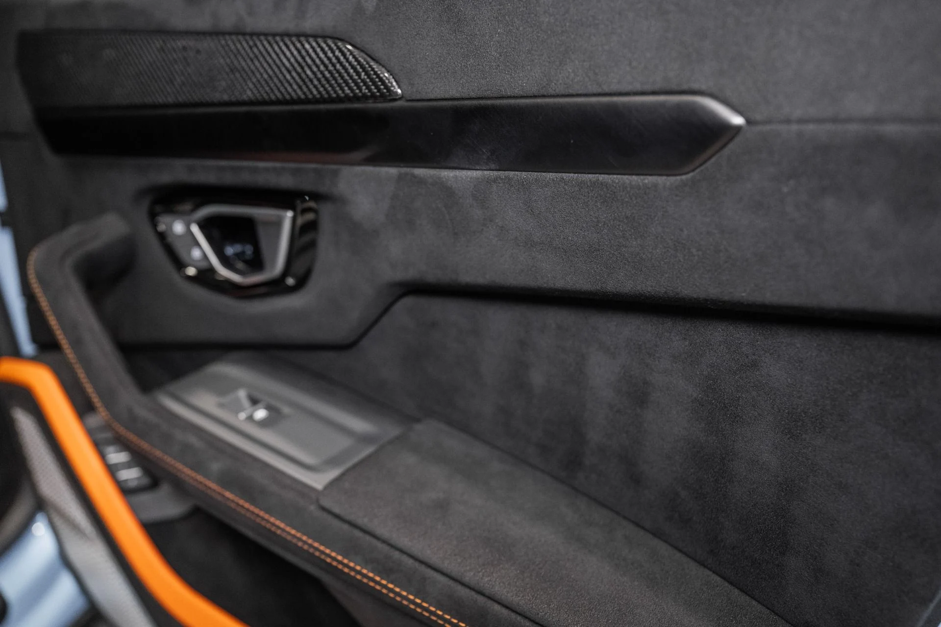 mph053_3950826611_Used_2024_Lamborghini_Urus_Performante_1773070205_106933b472