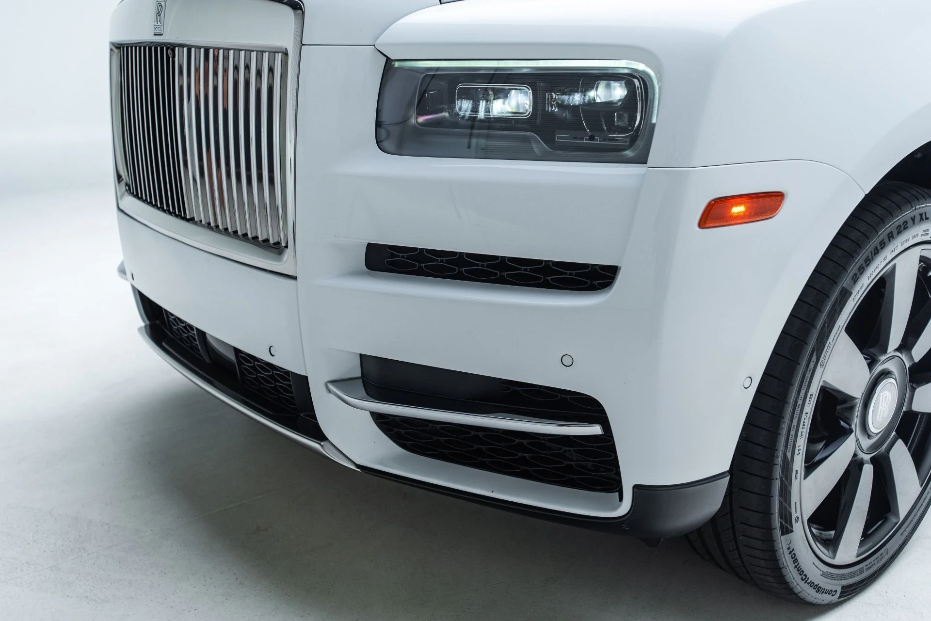 mph053_3985444462_Used_2019_Rolls_Royce_Cullinan_1786991337_93a1a9a2fc