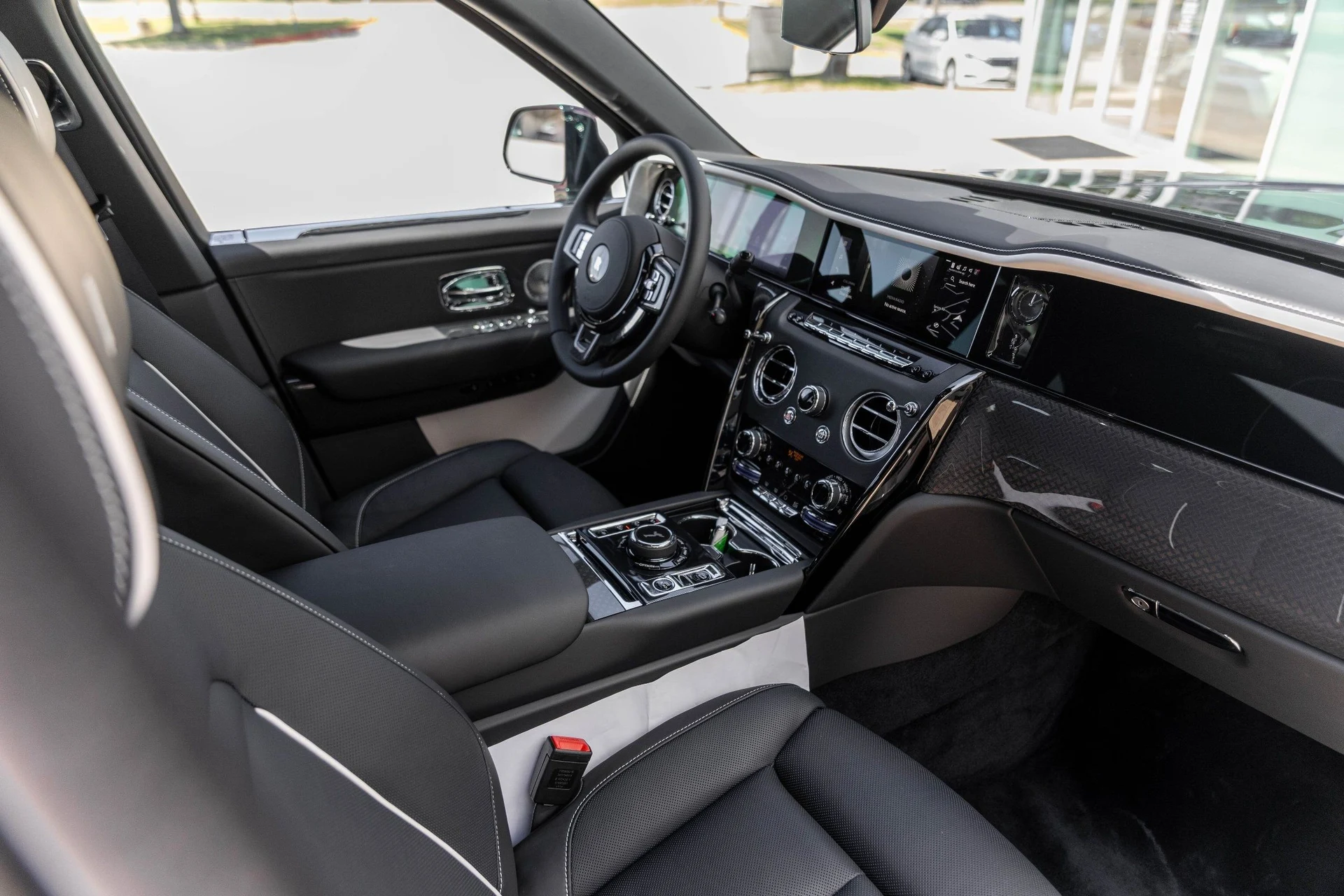 mph053_39900233_Hi_Tech_Luxury_Imports_LLC_SLA_33_HA_07_VU_236993_image_53_e2099ed7a8
