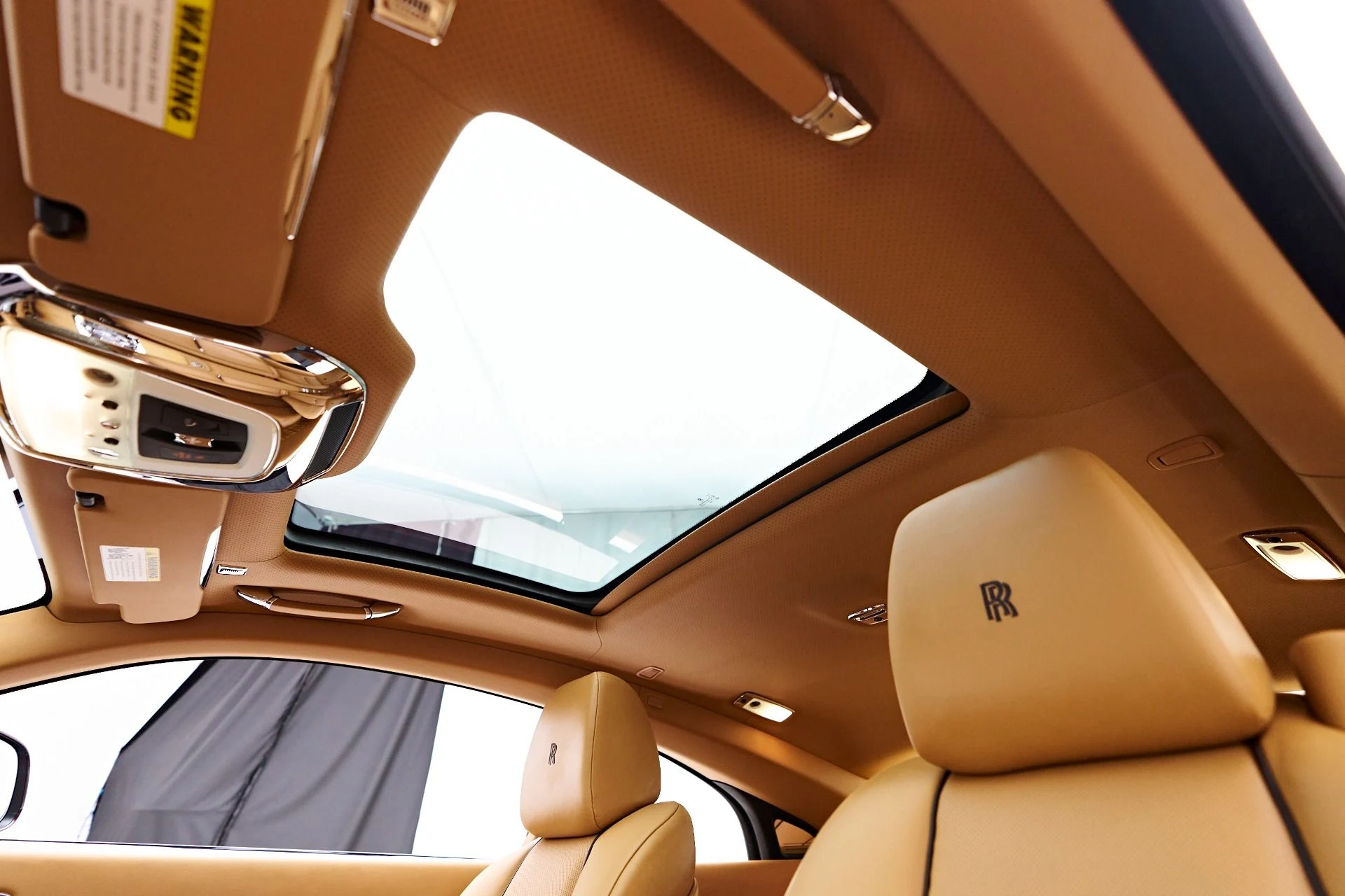 mph053_4007319807_Used_2015_Rolls_Royce_Wraith_Base_1757113627_3aede2303e