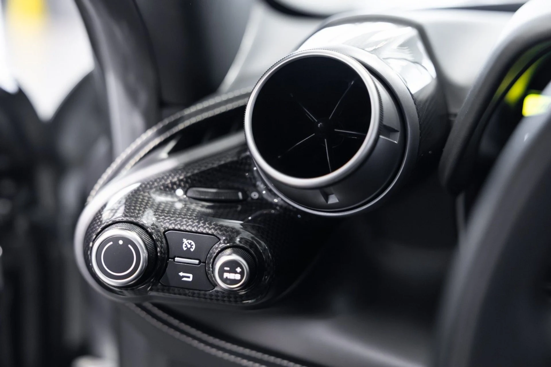 mph053_4041335412_1_Q_27b0c2cf7c