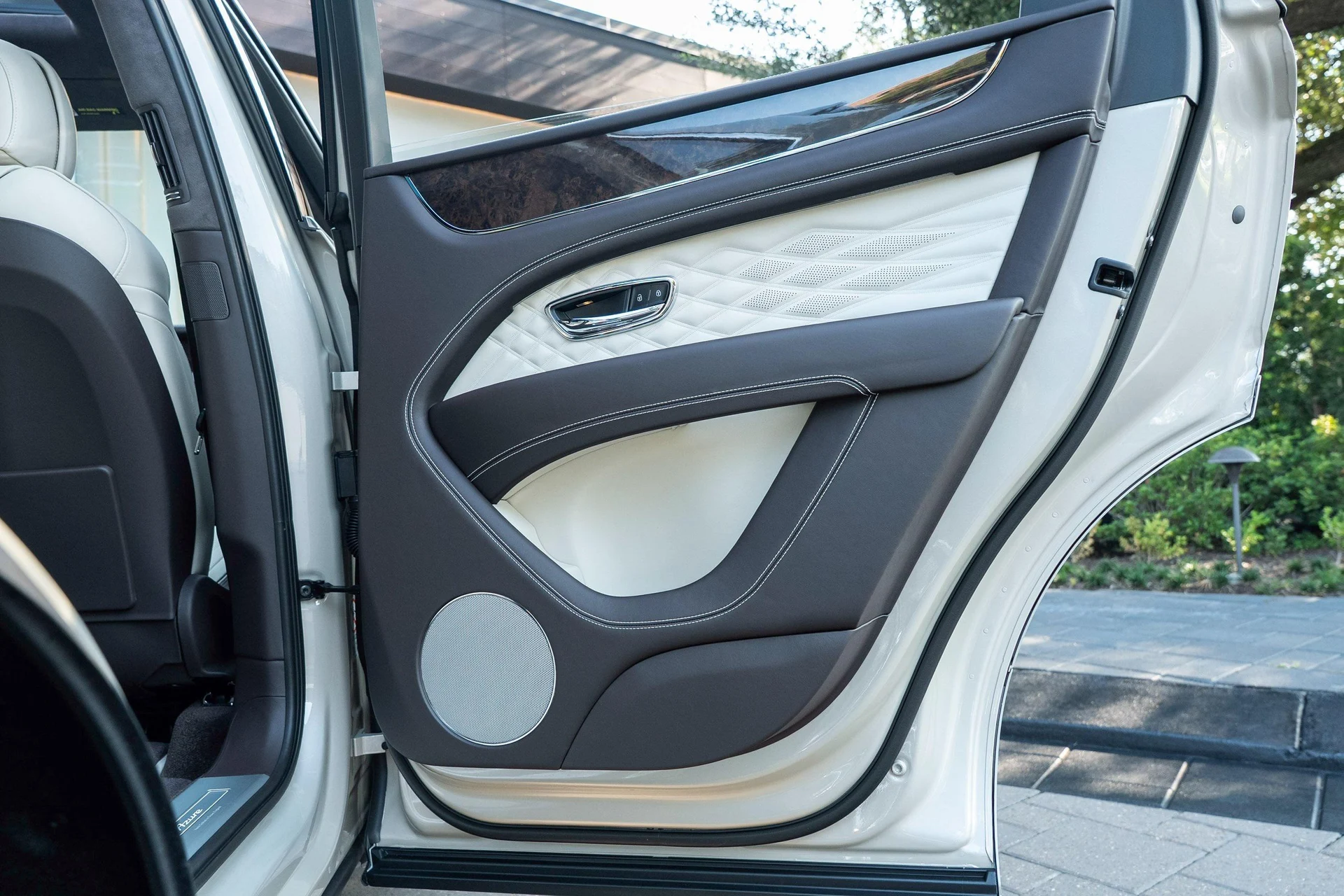 mph053_4052925948_470962090_69063cbdca1ae070f76ad727_2e95c815e0