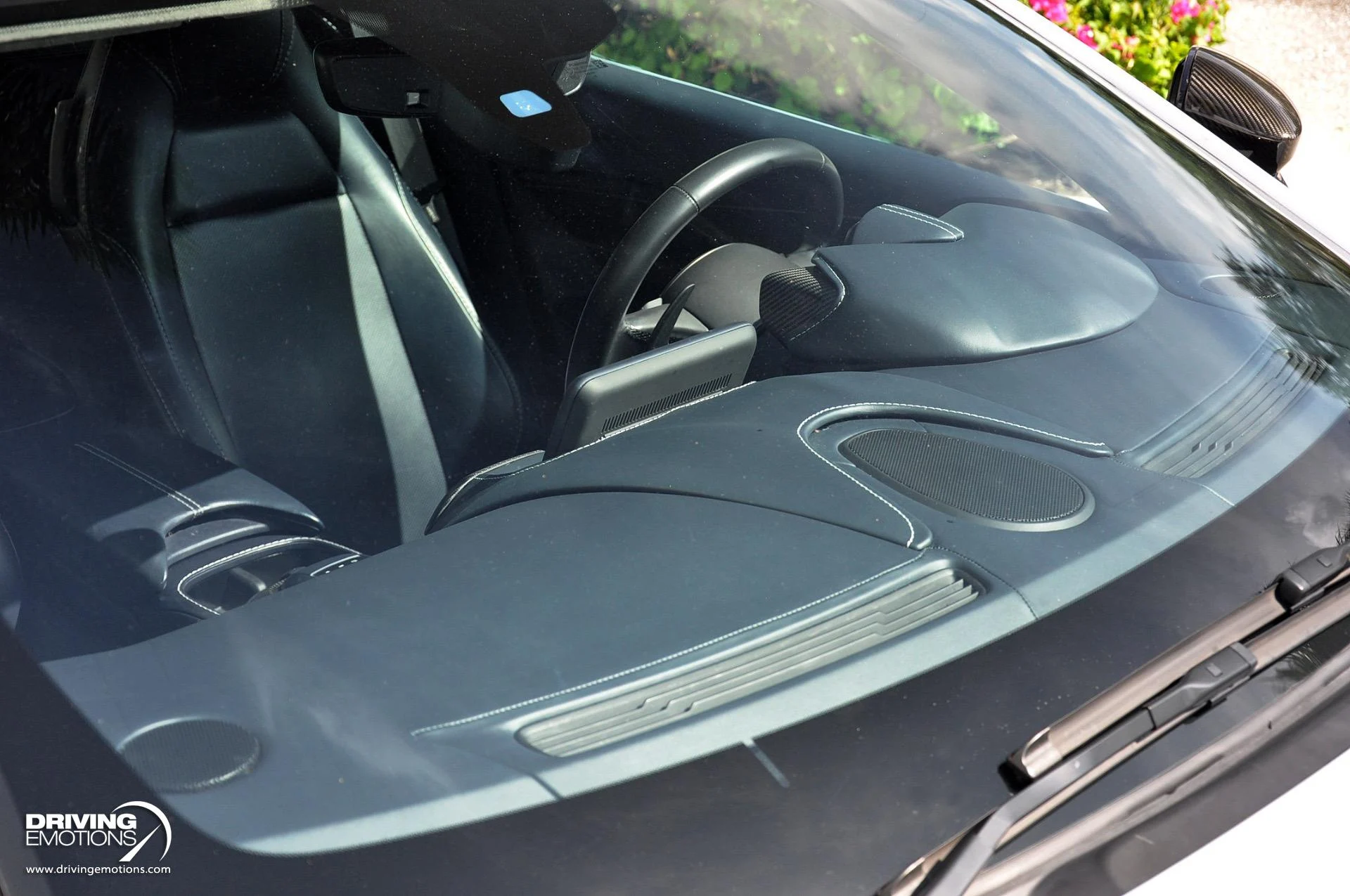 mph053_408093359_880_p54_l_90dd8868cf