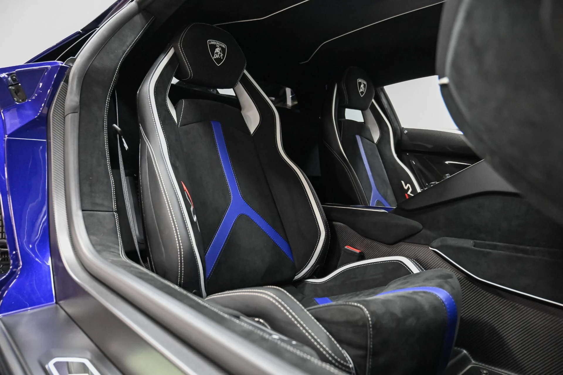 mph053_4090123421_Used_2019_Lamborghini_Aventador_SVJ_1760550459_f5b04c39a0