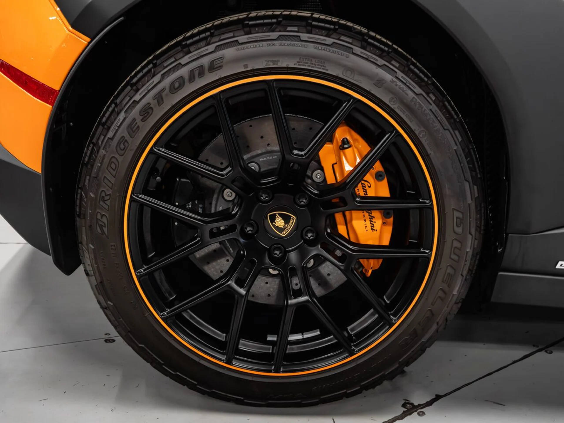 mph053_4115873899_lamborghini_huracan_2023_08bcce1029