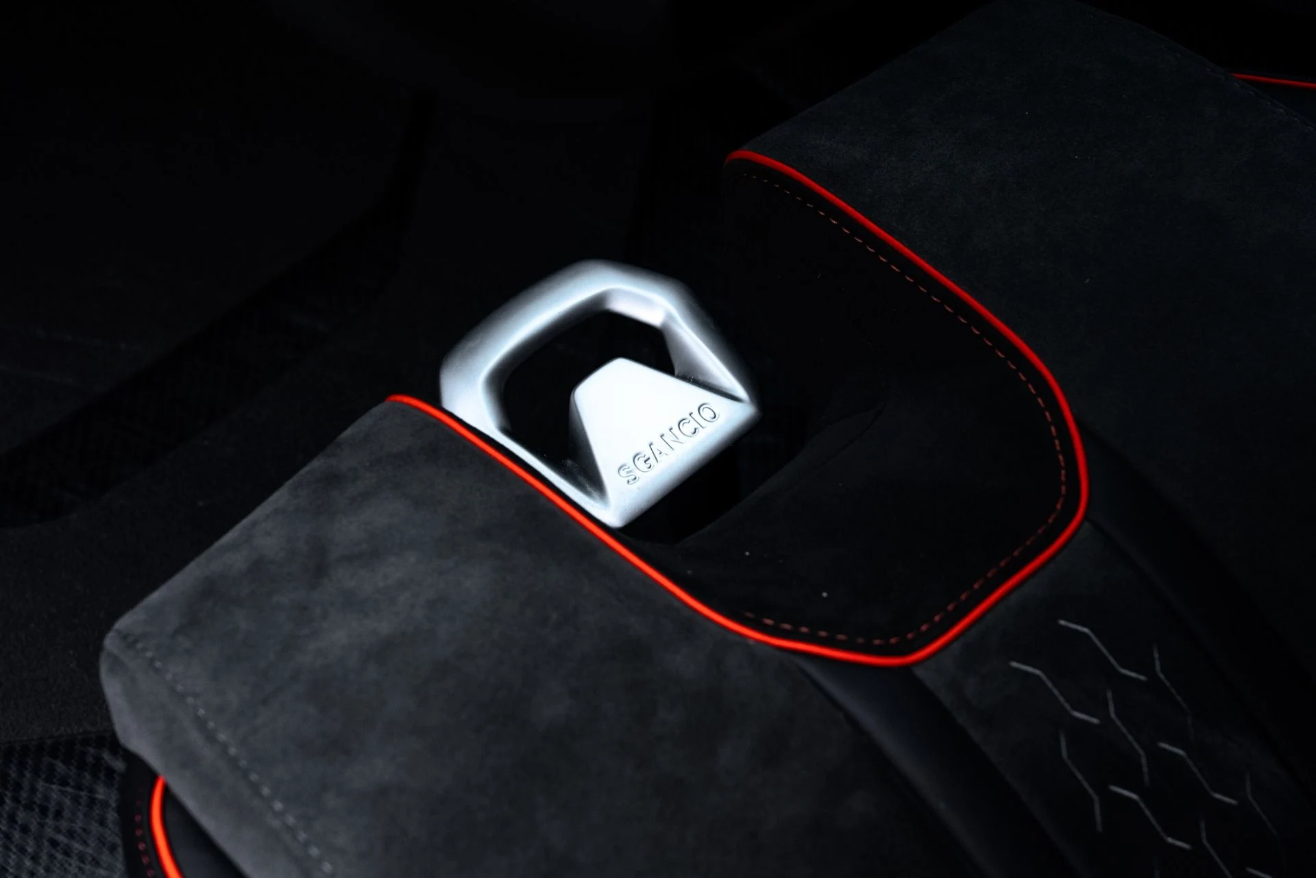 mph053_4117094634_Used_2024_Lamborghini_Huracan_Sterrato_1774458866_30c3a79525