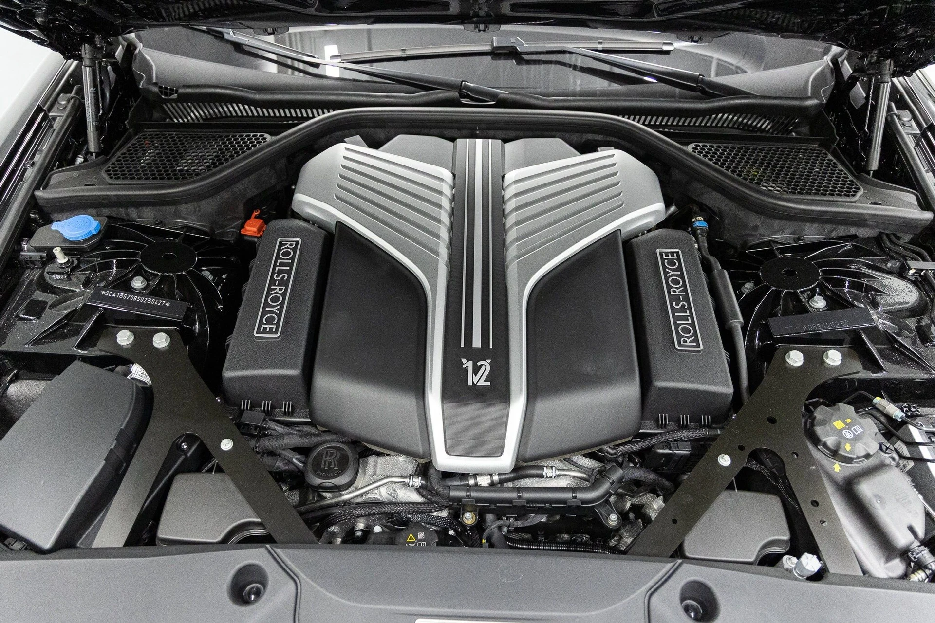 mph053_4132500239_12340459de4494c59f9d3845f2964c85x_4efc7341ec