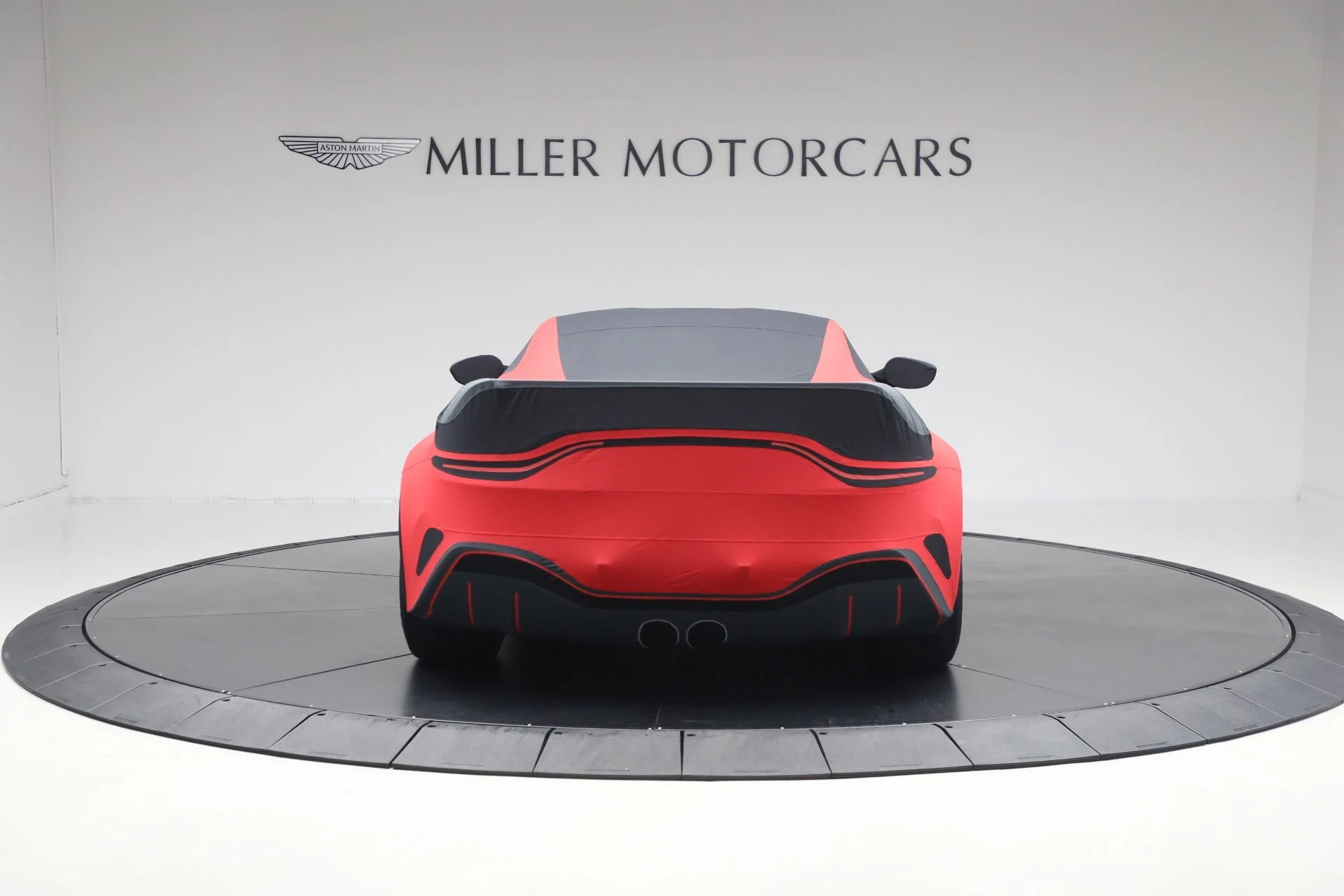 mph053_4154960852_Used_2023_Aston_Martin_Vantage_V12_b44e71a767