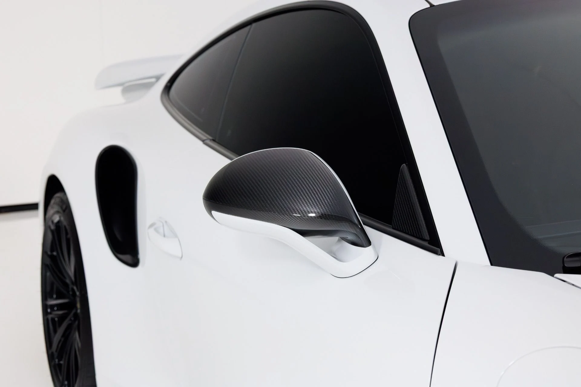 mph053_4158762725_Used_2019_Porsche_911_Turbo_S_1769802427_7074be0e32