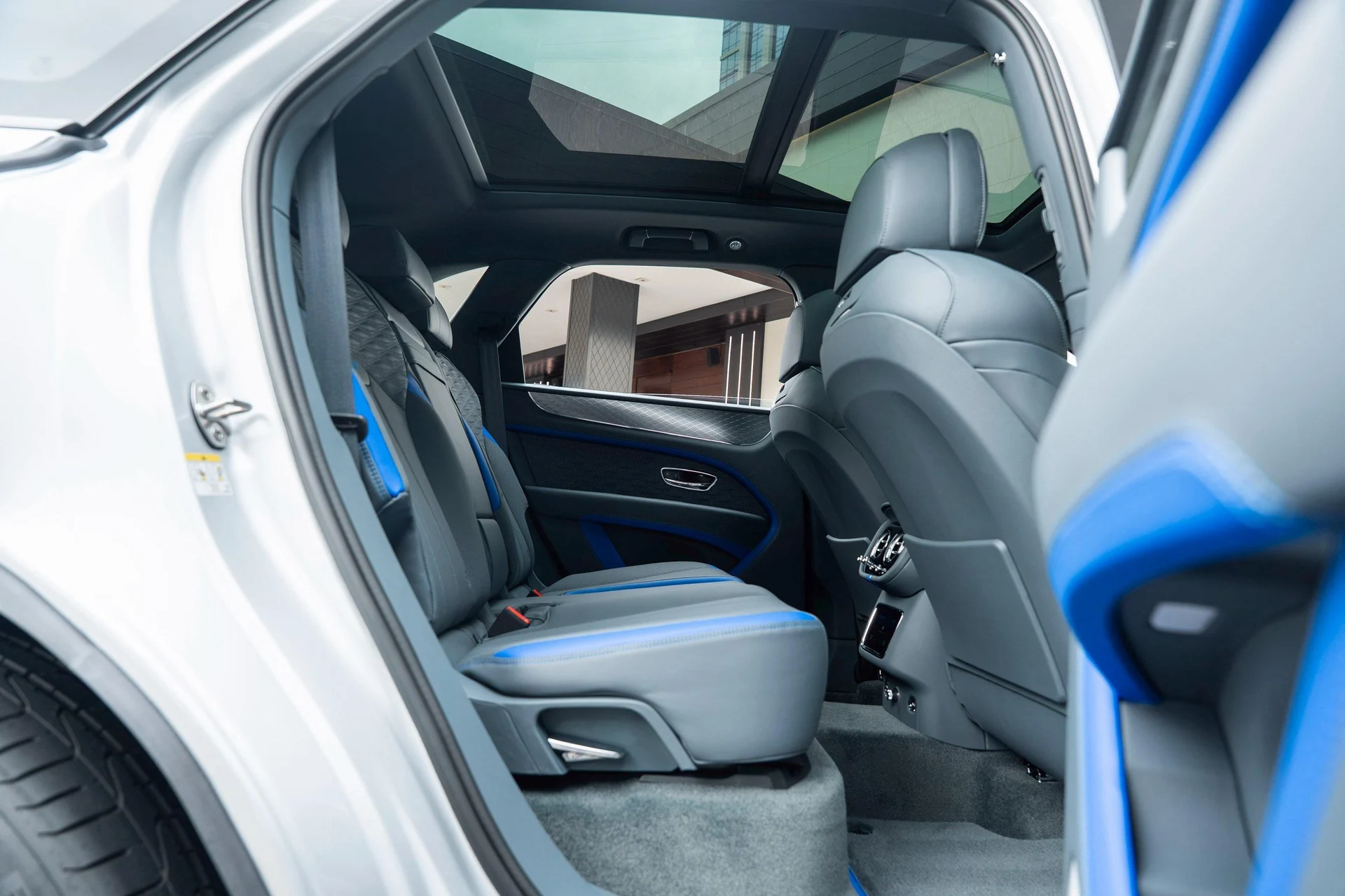 mph053_4178820724_477619924_6954c0274e73cd9f103f4ff6_eb205e749c