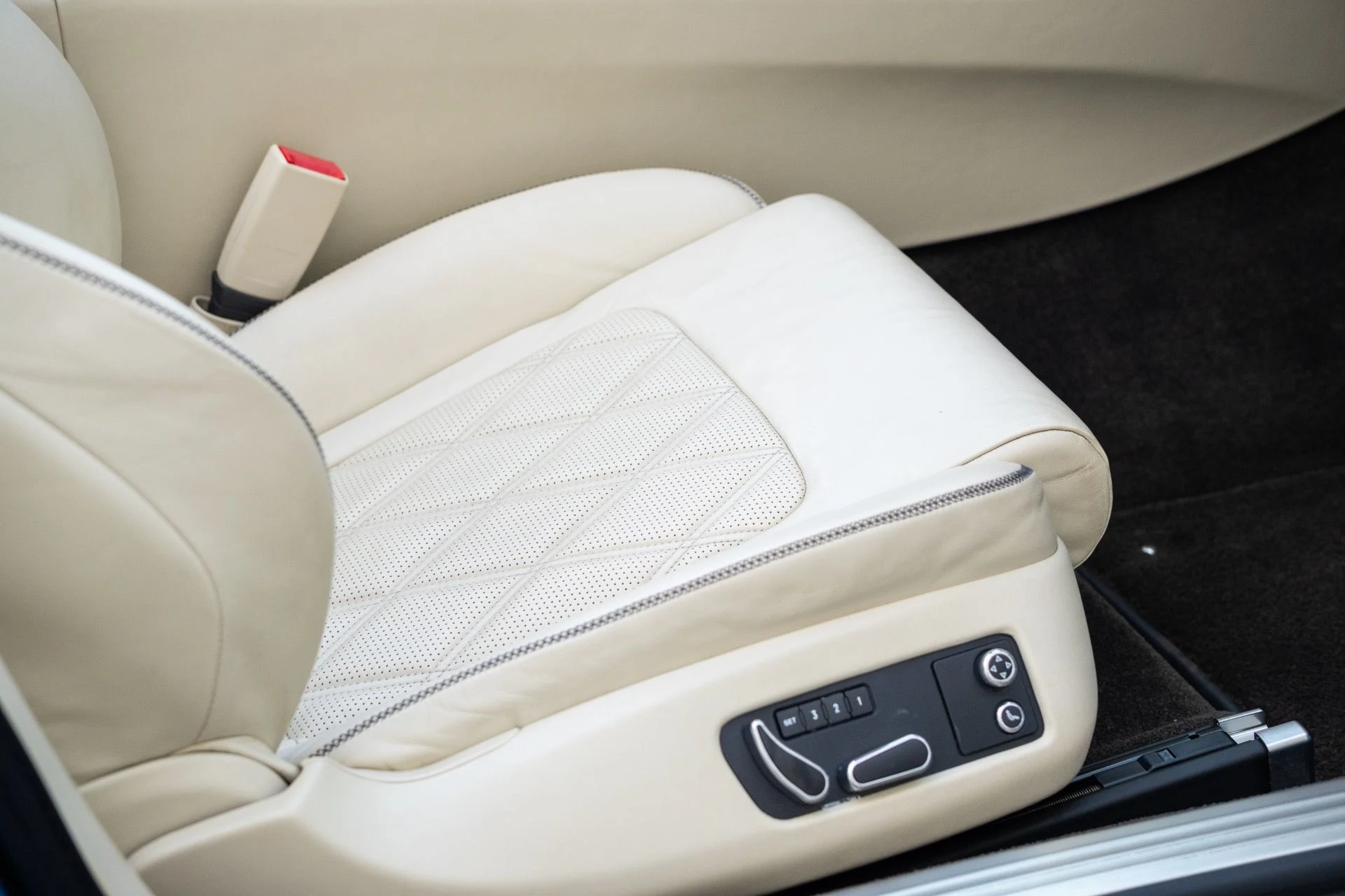 mph053_4202181062_Used_2015_Bentley_Continental_GT_V8_S_1769717310_0955b29283