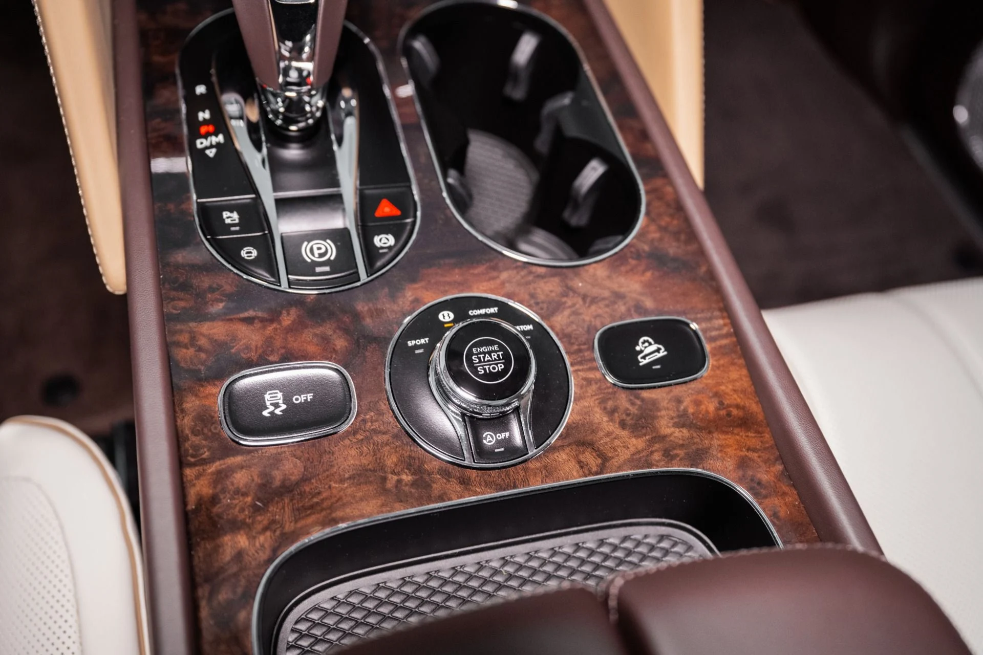 mph053_4208808583_Used_2025_Bentley_Bentayga_EWB_Mulliner_V8_1762964457_53a46ccb7b