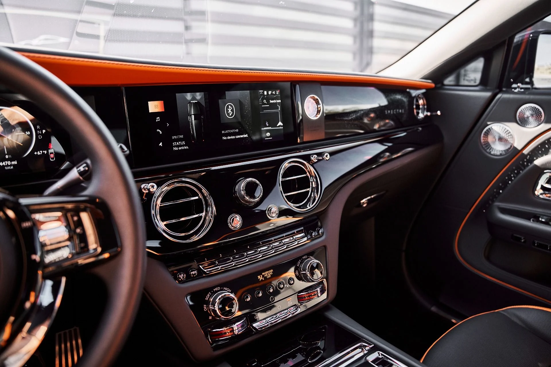 mph053_473953927_Used_2025_Rolls_Royce_Spectre_Base_1775246566_2311d06015