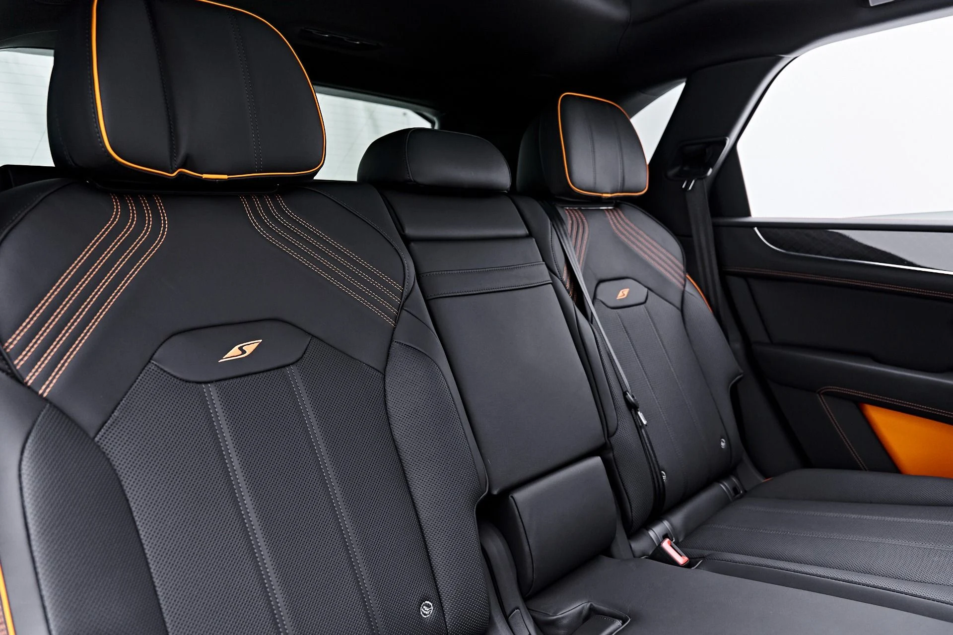 mph053_474328446_Used_2025_Bentley_Bentayga_S_Black_Edition_1790644367_f9a7e8dd05