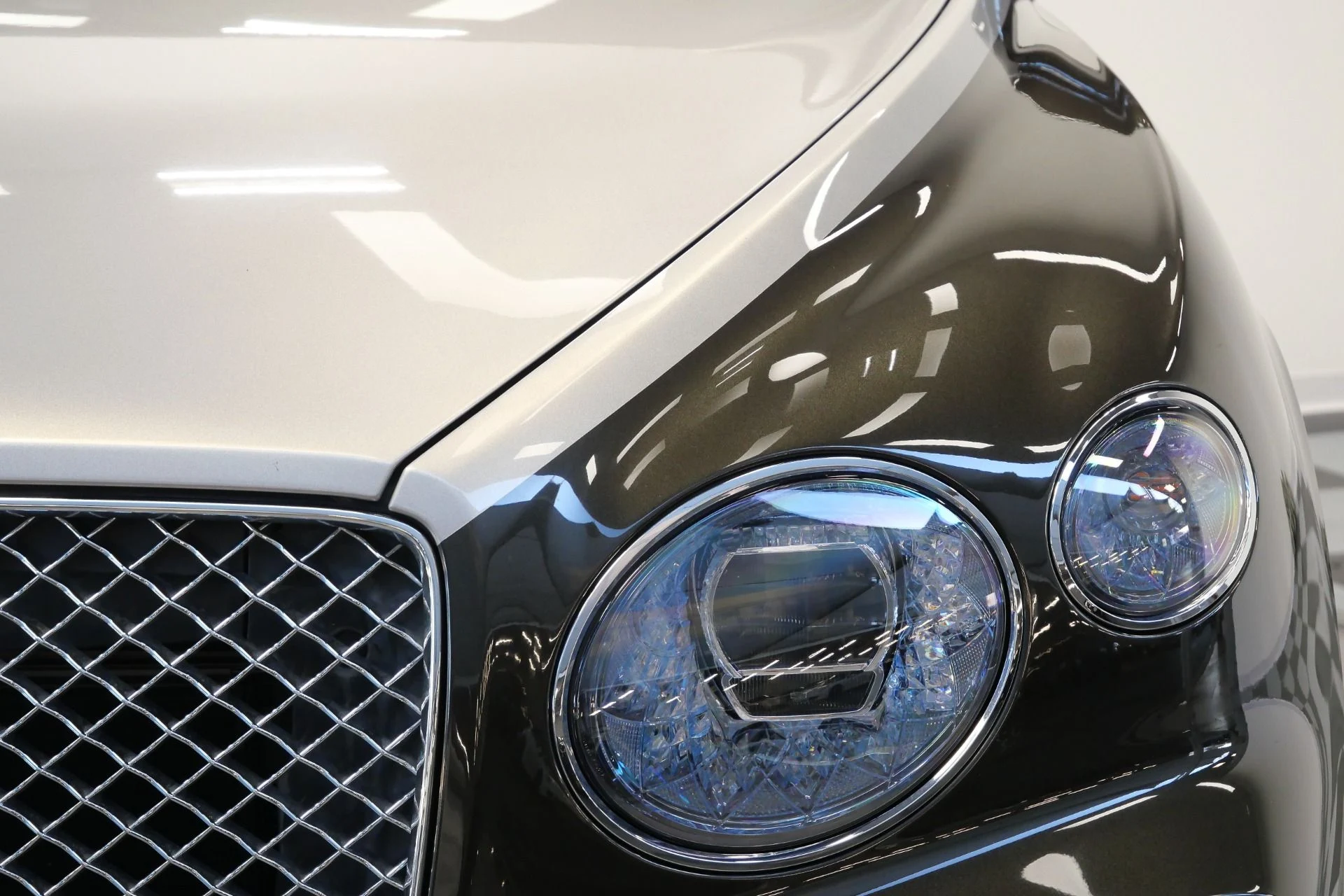 mph053_53474684_Used_2021_Bentley_Bentayga_Hybrid_Mulliner_Driving_Specification_Four_Seat_Comfort_Specification_1767026081_bcde41a341