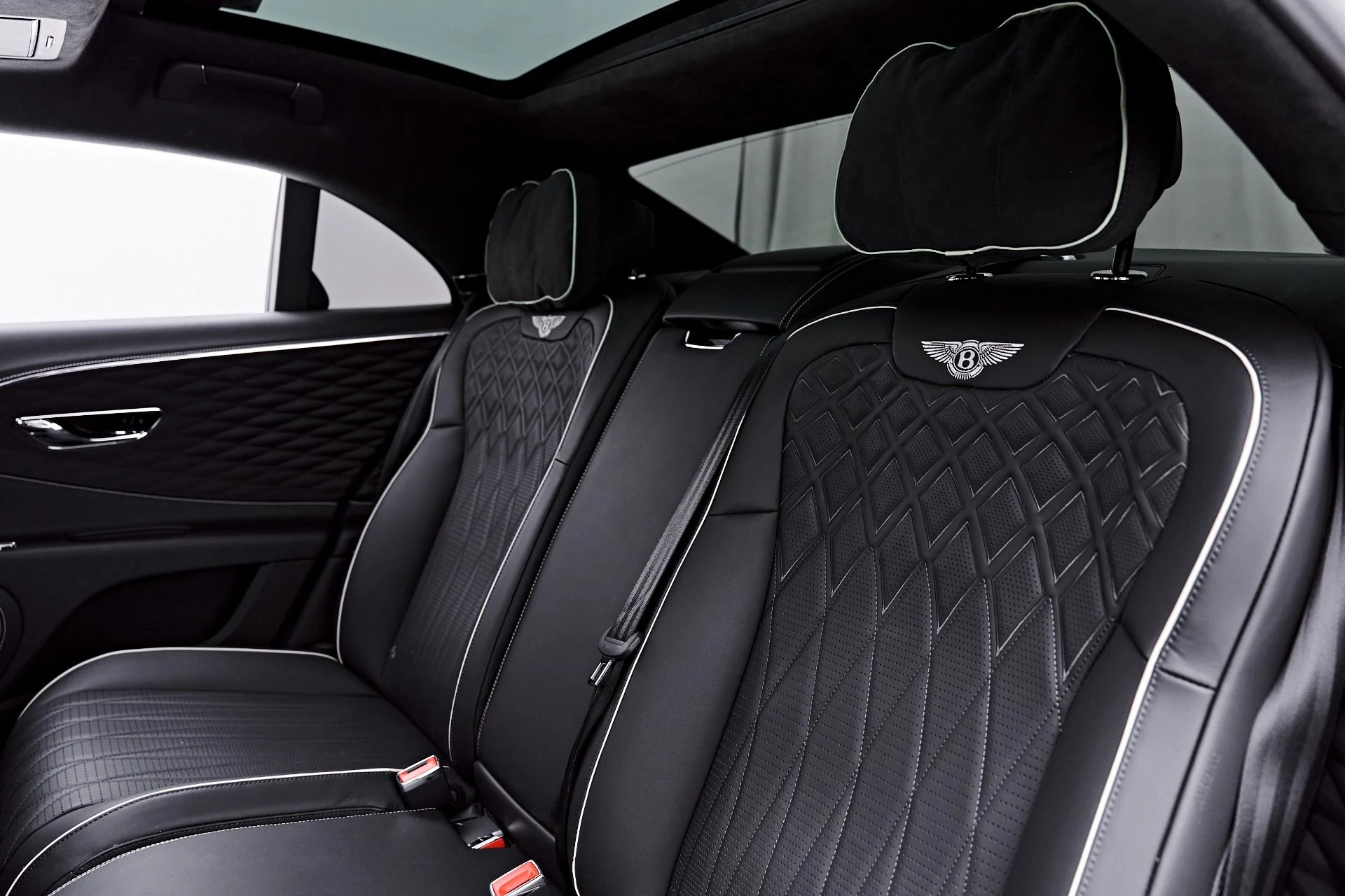mph053_572791203_Used_2022_Bentley_Flying_Spur_V8_1788486072_e30d4b8c38