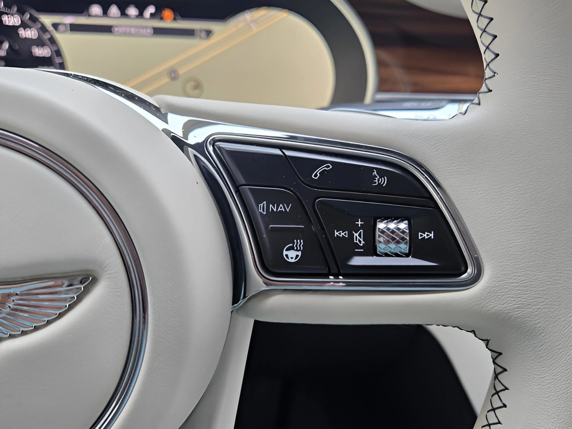 mph053_587263455_be2a3998866979d0c9097f4acb1f9eeex_8e00add880