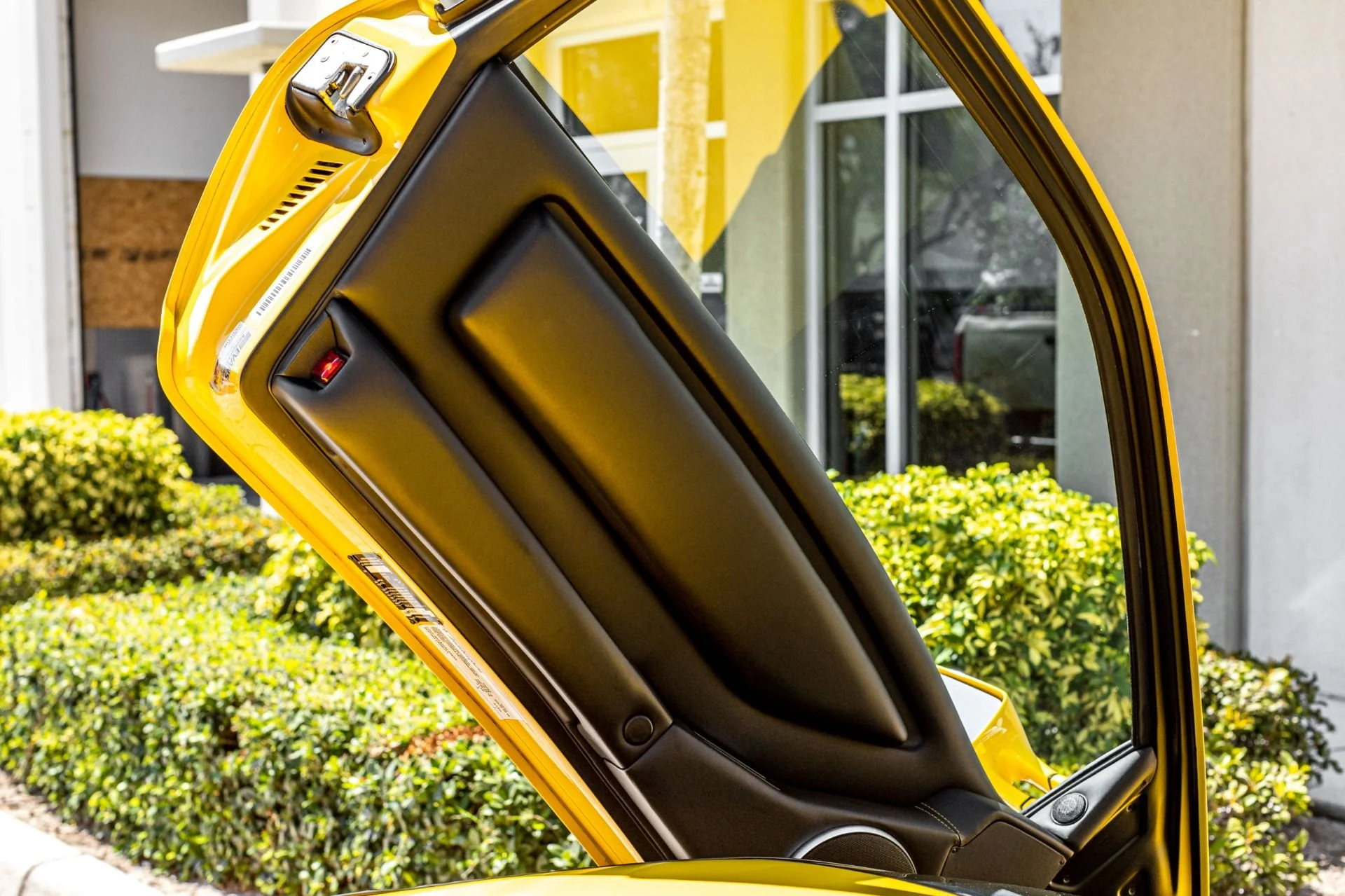 mph053_658106708_Used_2001_Lamborghini_Diablo_VT_IMMACULATE_CONDITION_W_EXTENSIVE_CARBON_19_K_SERVICE_PERFORMED_1658444927_348dfd0bd7