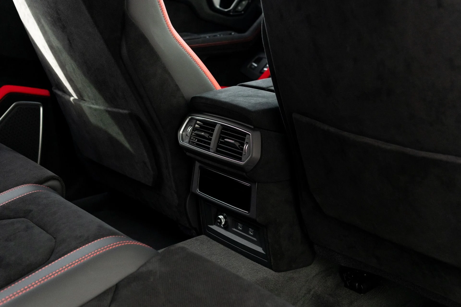 mph053_663730376_Used_2024_Lamborghini_Urus_Performante_1766445737_6c52d4a787