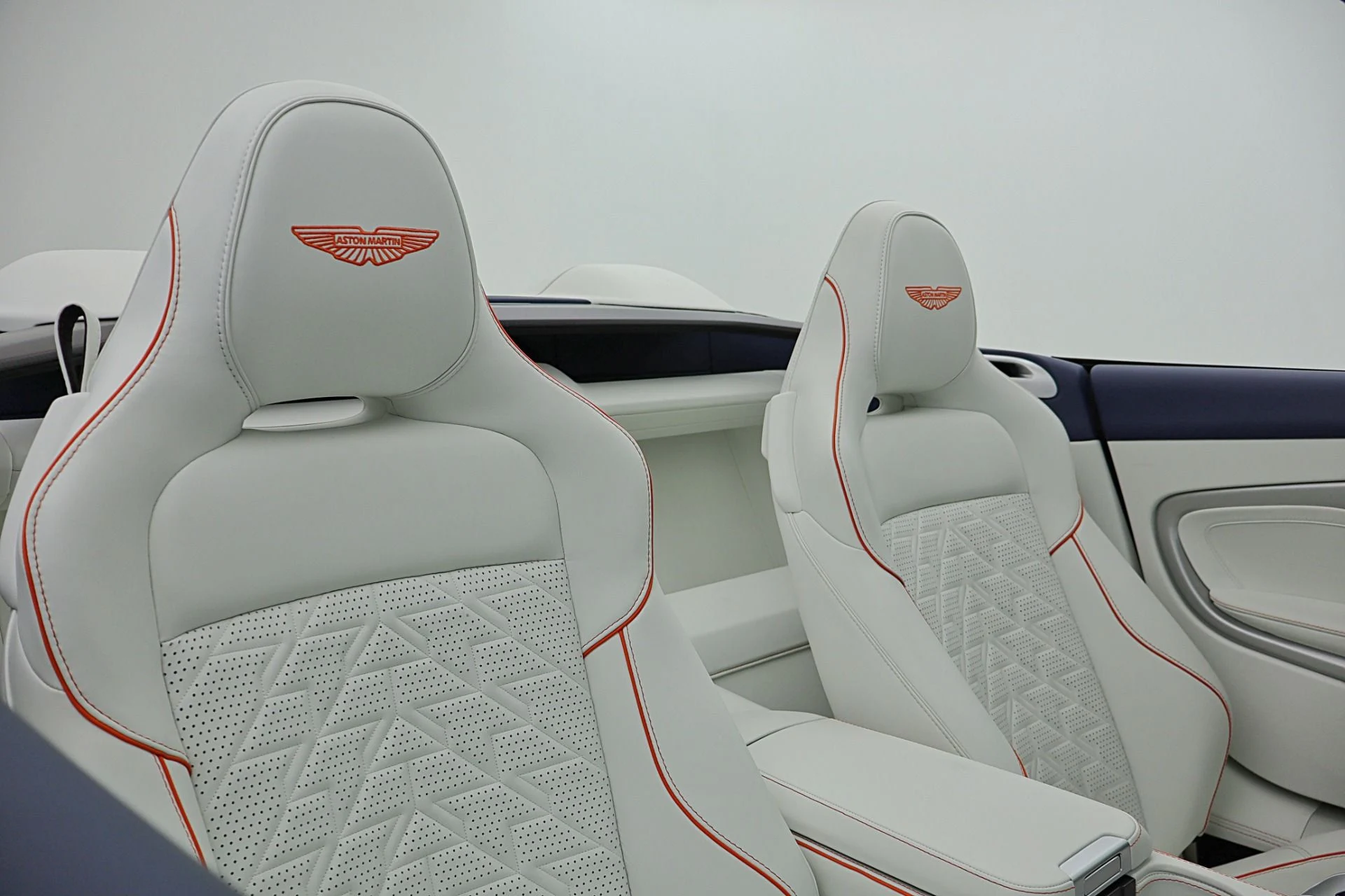 mph053_700605458_New_2026_Aston_Martin_Vanquish_Volante_a754f71e76