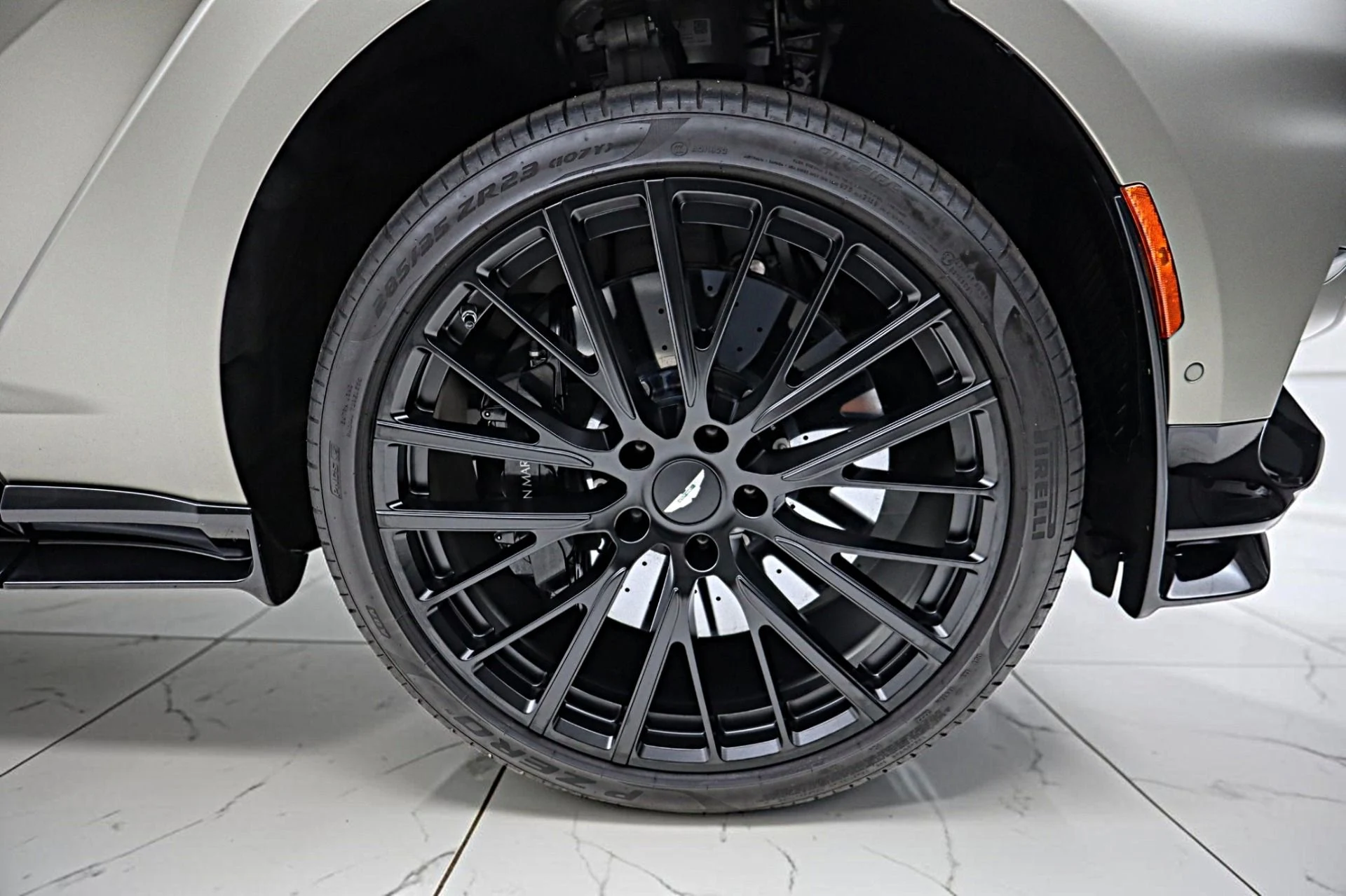 mph053_735401089_Used_2023_Aston_Martin_DBX_707_820918c85d