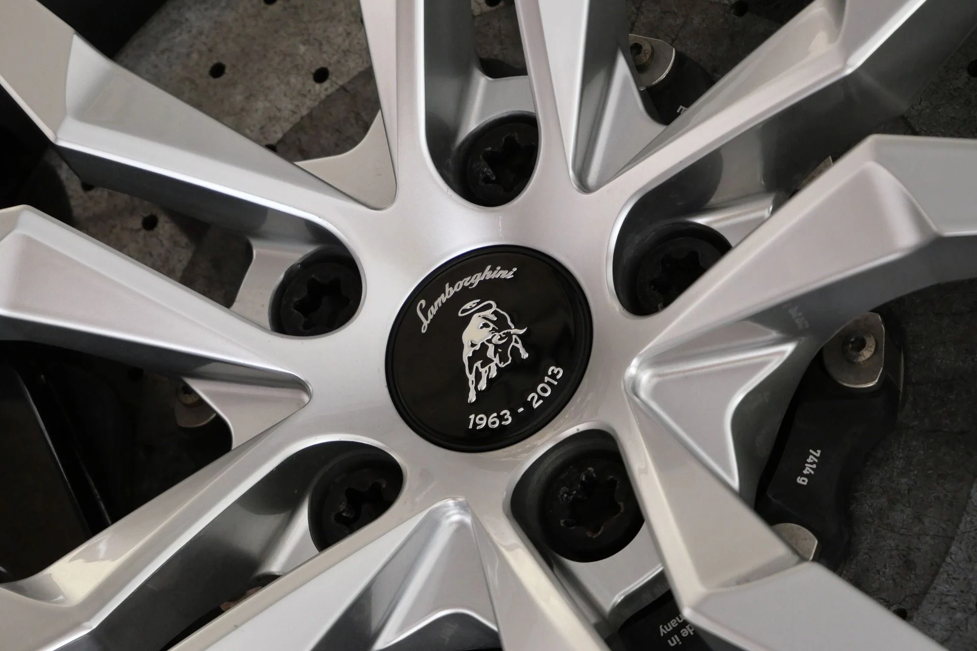 mph053_736650880_Used_2014_Lamborghini_Aventador_LP_700_4_Beautiful_Color_Combination_Transparent_Engine_Bonnet_1774983686_9f615593a2