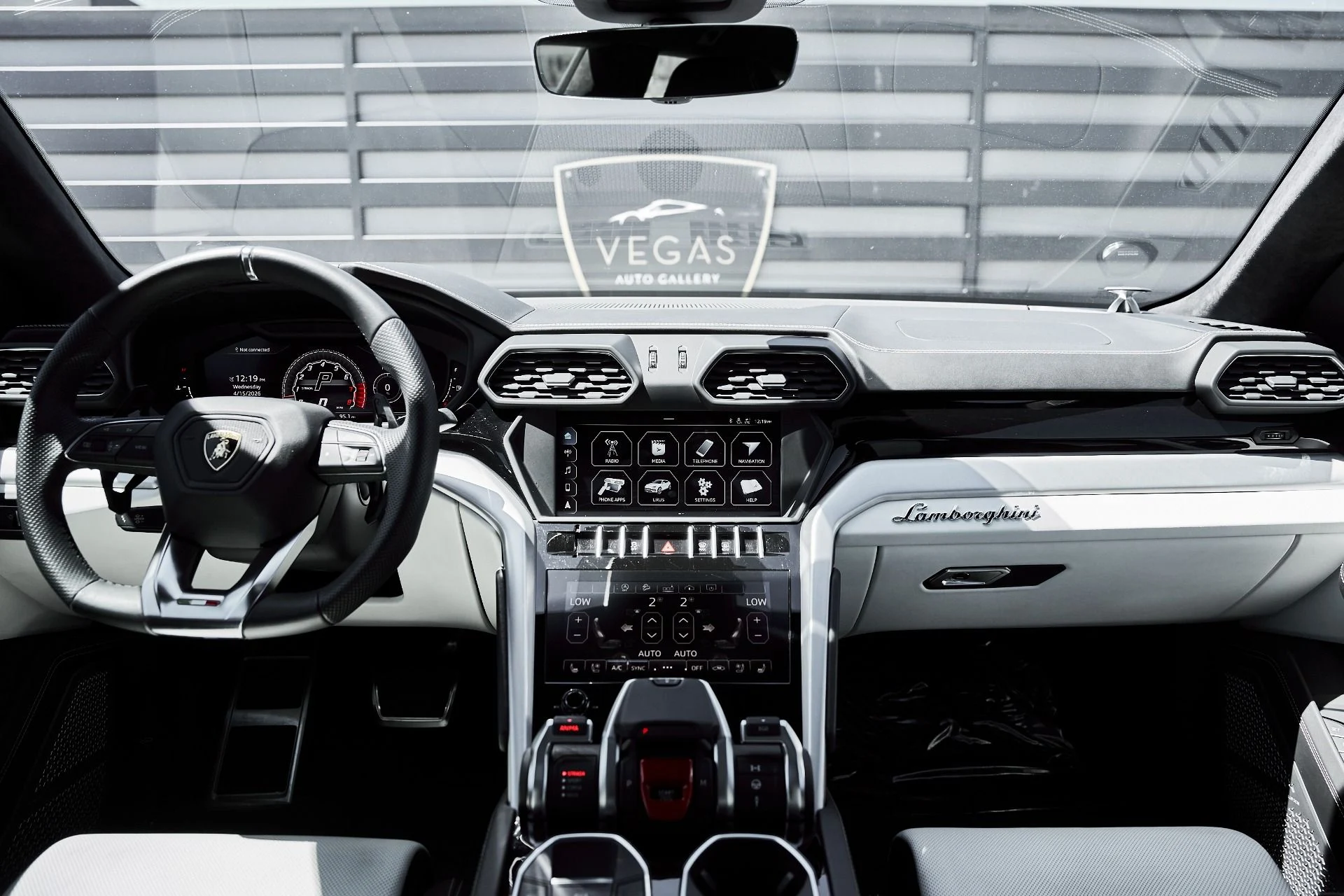 mph053_746154662_Used_2019_Lamborghini_Urus_Base_1776301892_b26b70d704