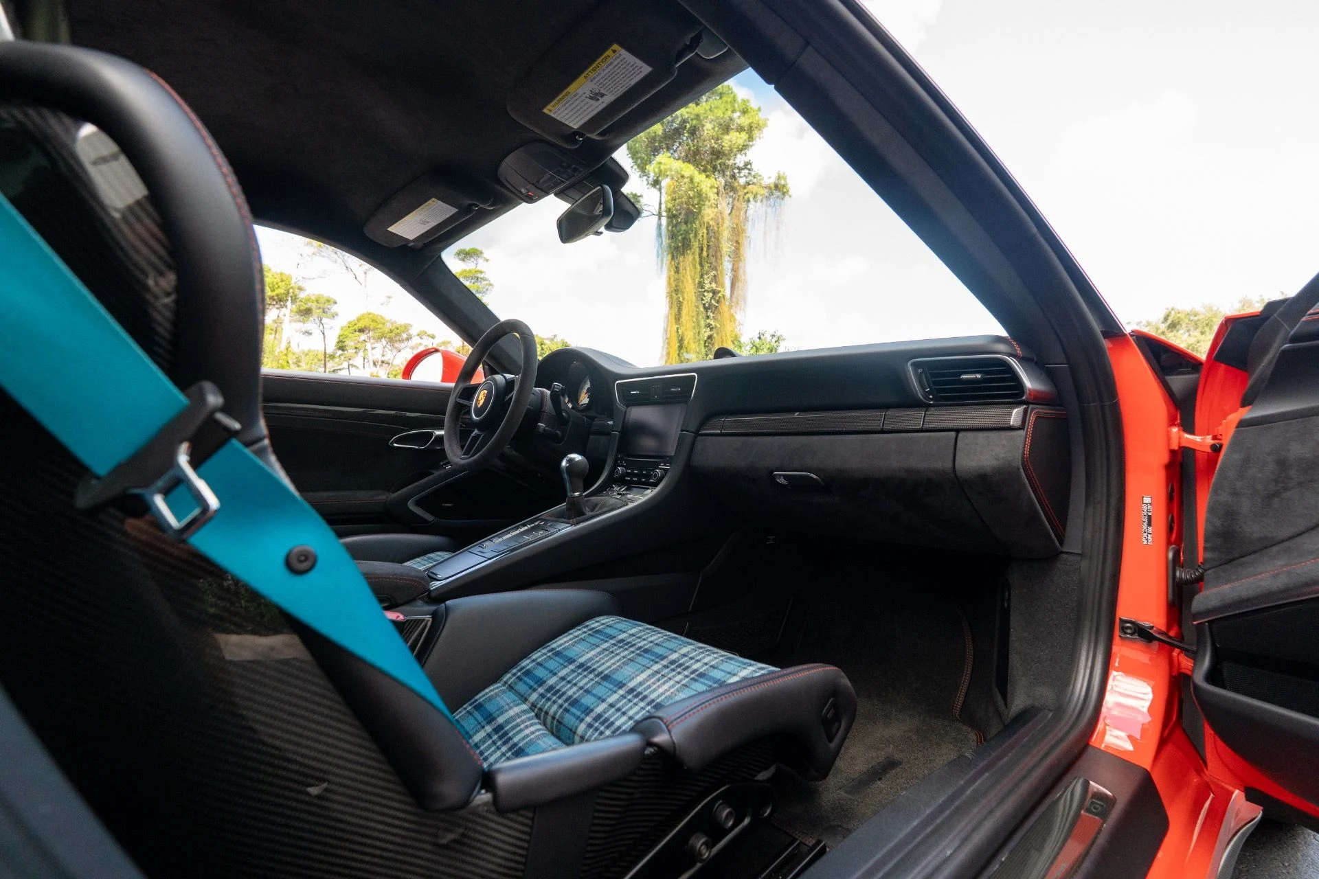 mph053_786110775_Used_2018_Porsche_911_GT_3_1758911191_e53cbece2f
