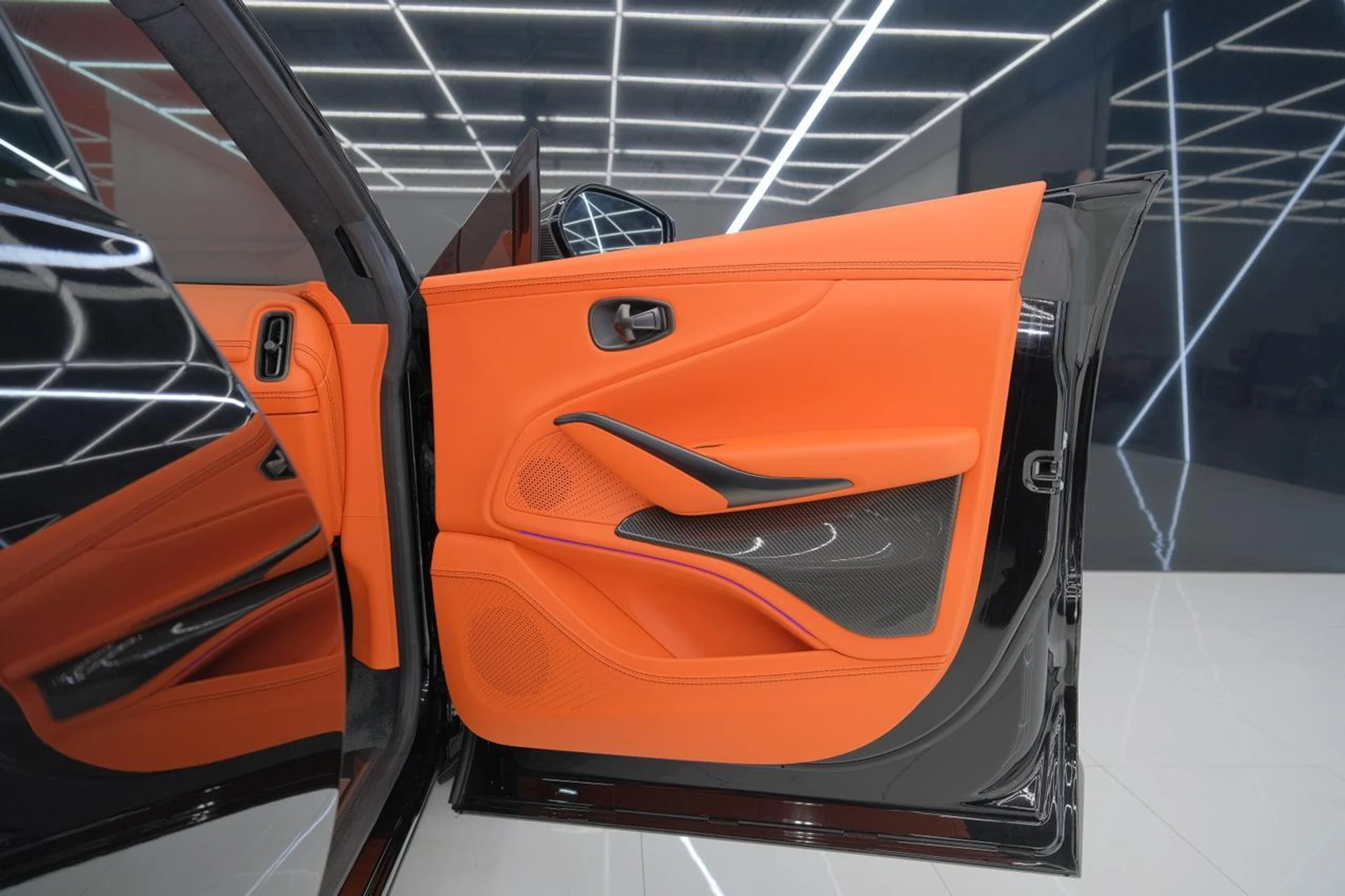 mph053_800975612_5a86f890612e30d0019f74b7a63e2054_b5be56b346