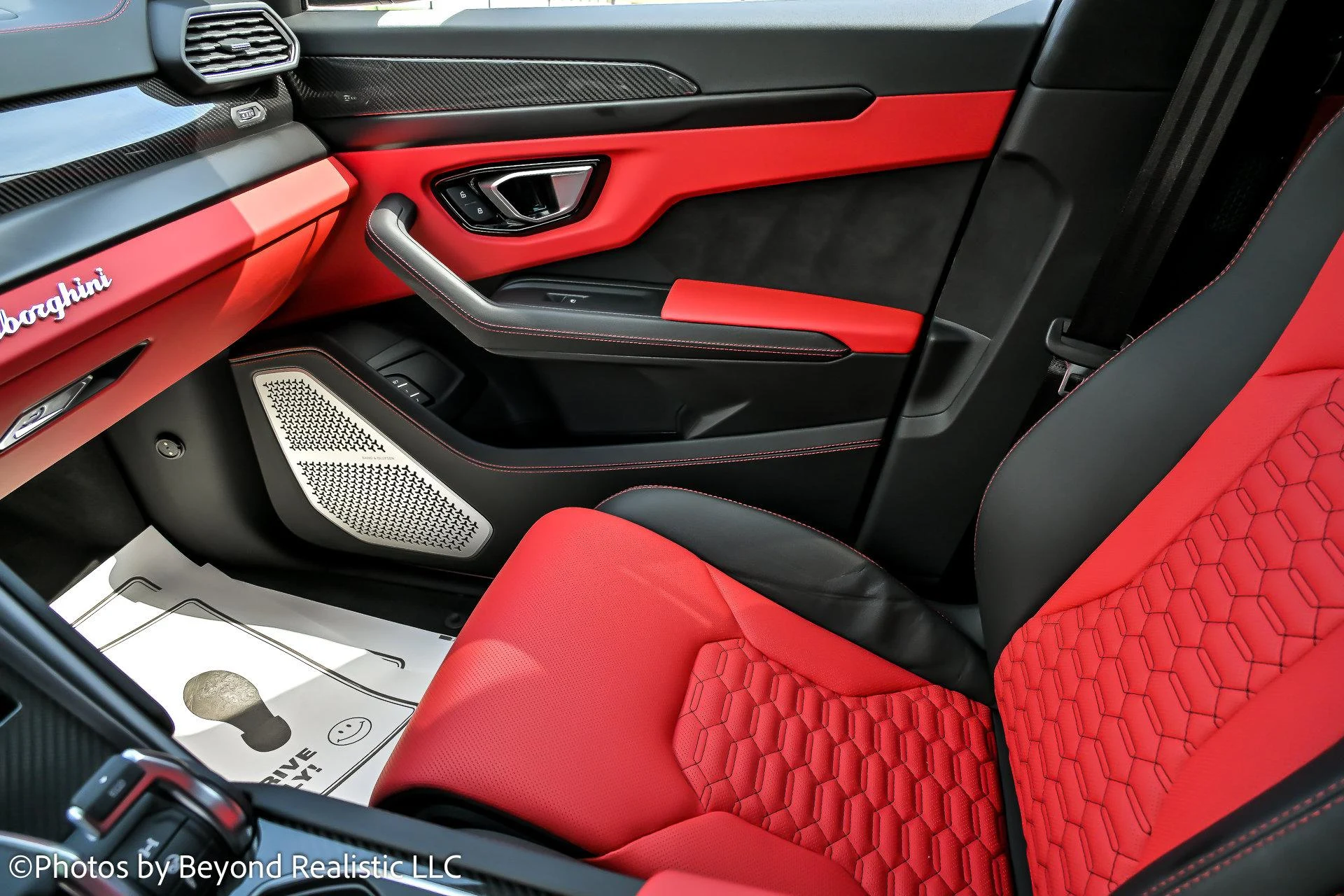 mph053_810309119_Used_2022_Lamborghini_Urus_1753948956_1e91335412