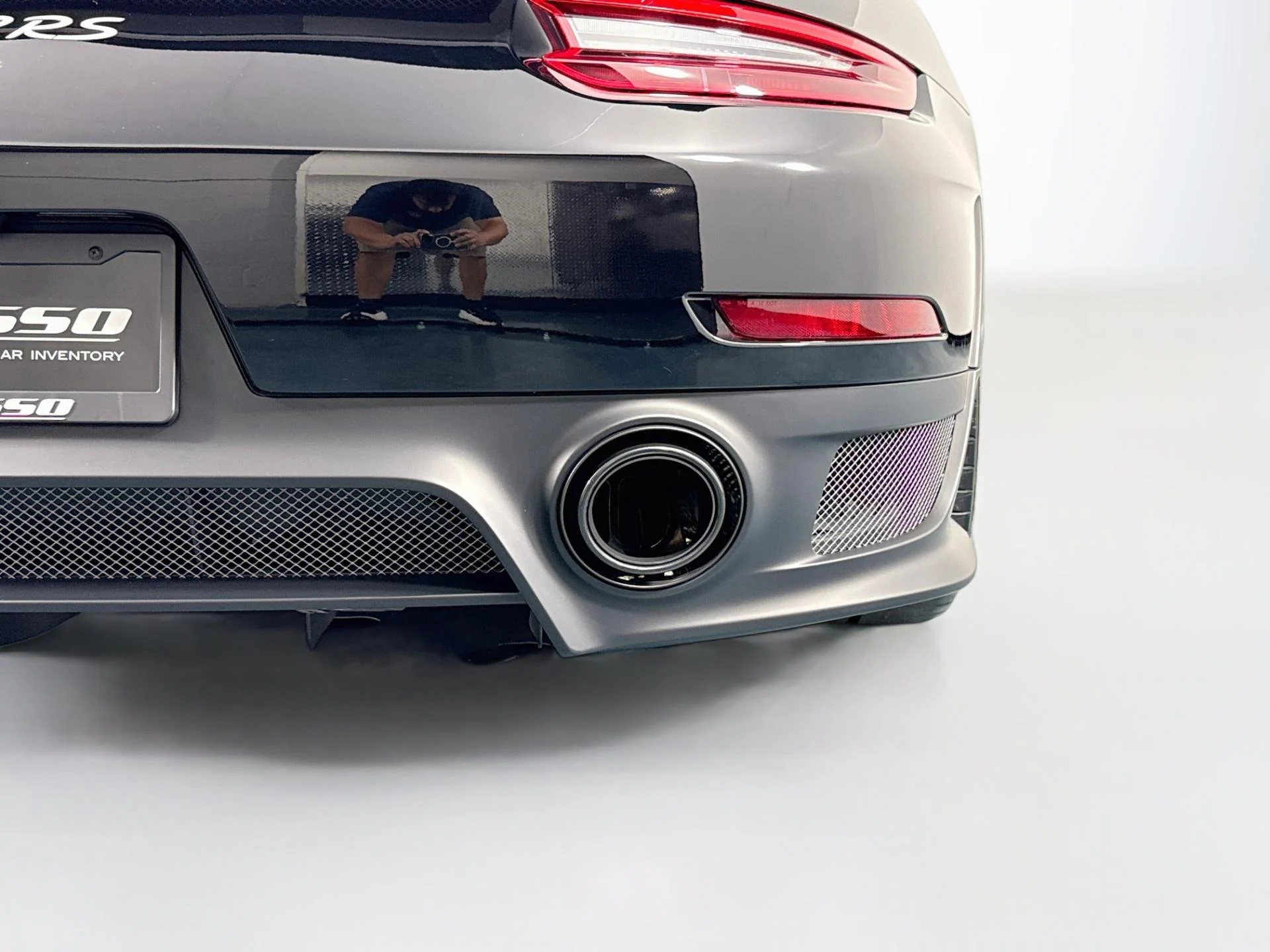 mph053_815163890_Used_2018_Porsche_911_GT_2_RS_1785886182_090561fef1