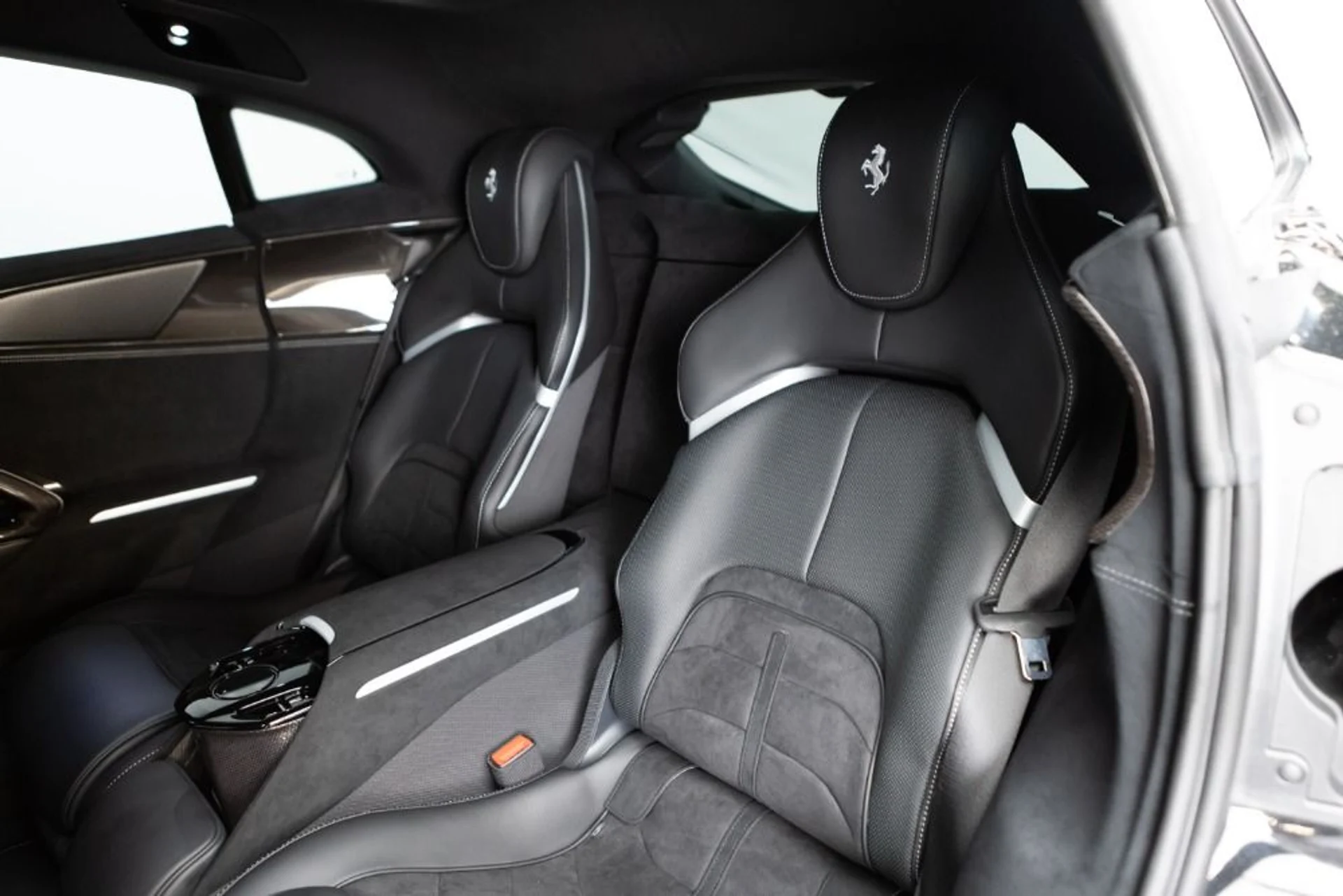 mph053_818320384_Used_2025_Ferrari_Purosangue_d9745af726