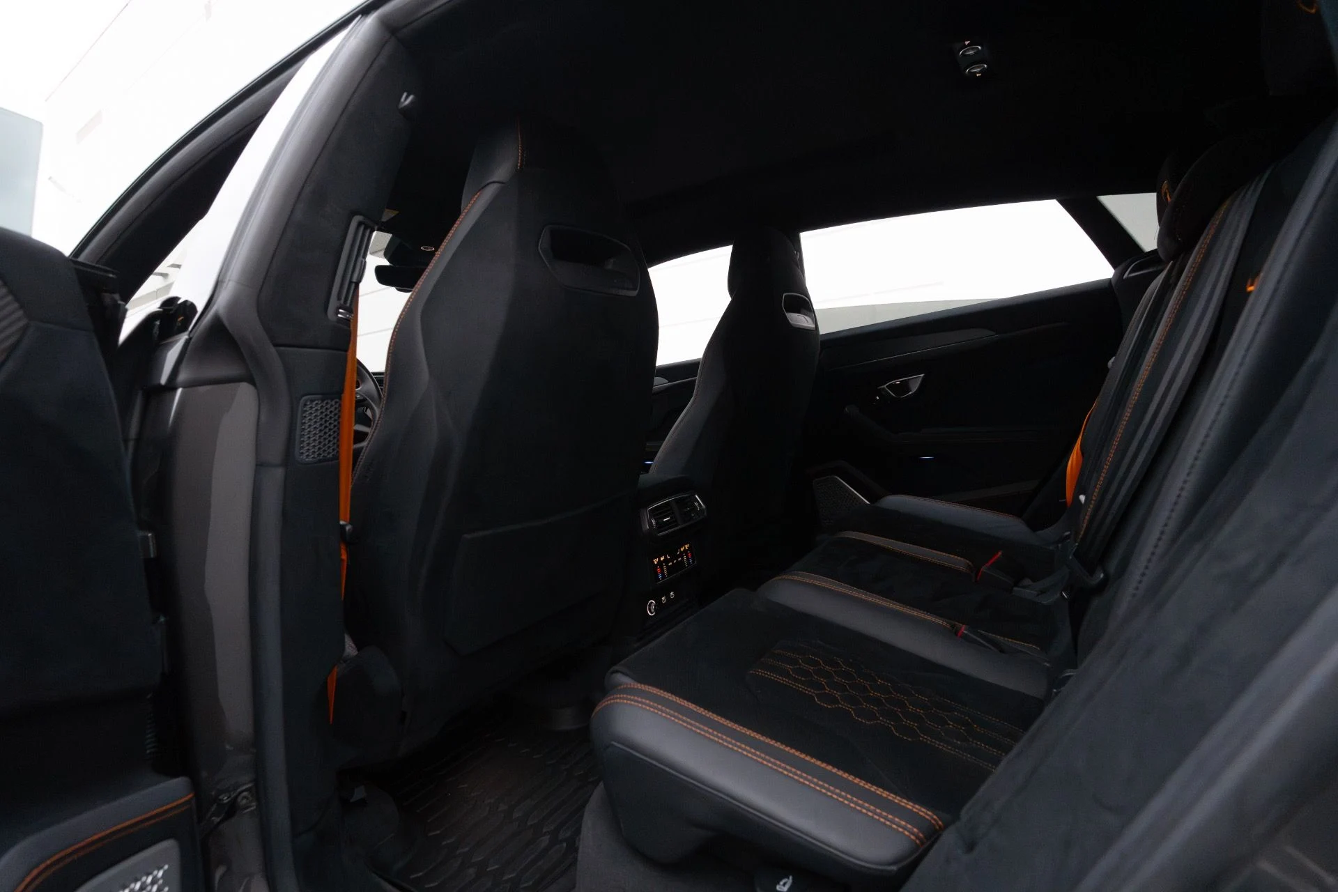 mph053_830339237_Used_2023_Lamborghini_Urus_Performante_1764644787_912ddf2e34