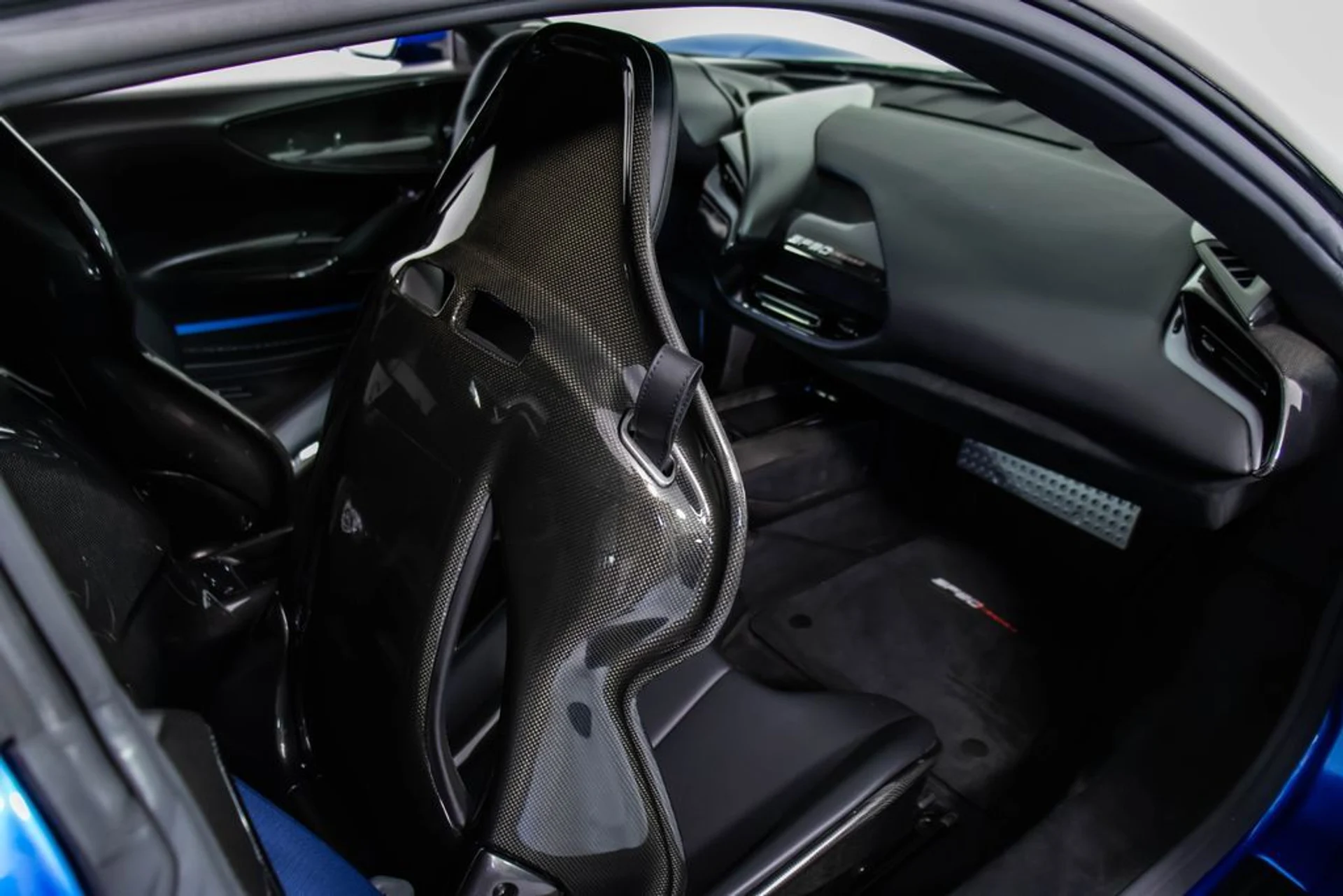 mph053_840360308_ec02da3ff32b6feaf9f55263a5aed74fx_c602a250c2