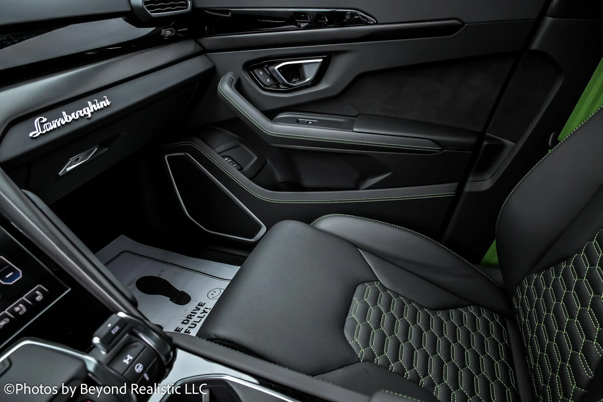 mph053_847201433_Used_2024_Lamborghini_Urus_S_1766655604_91b11f07c3