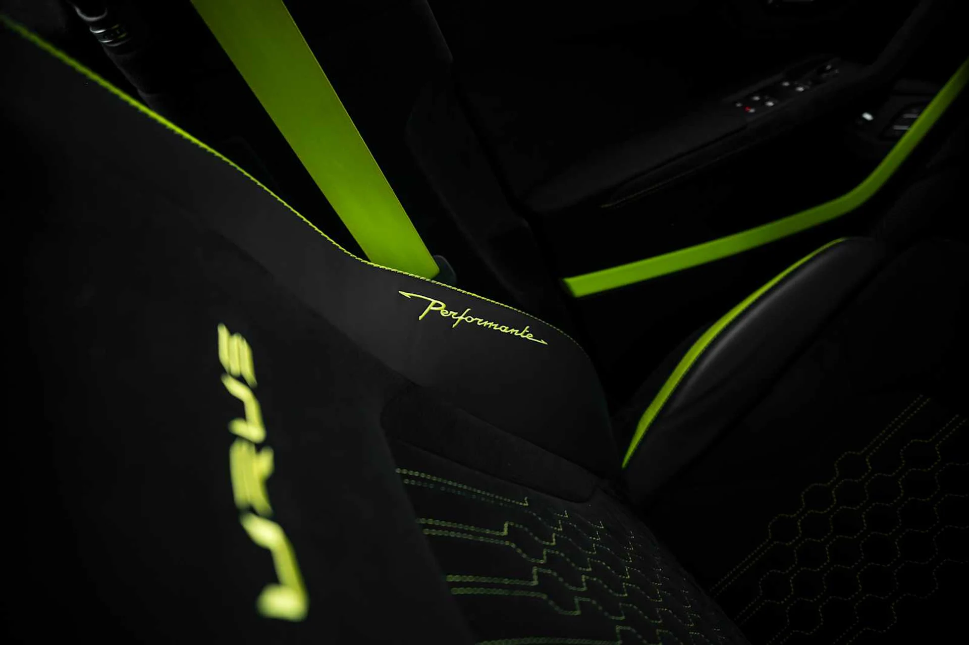 mph053_916693745_247bd8df50964aa3fce0ce90d07b8b23x_0845d53f11