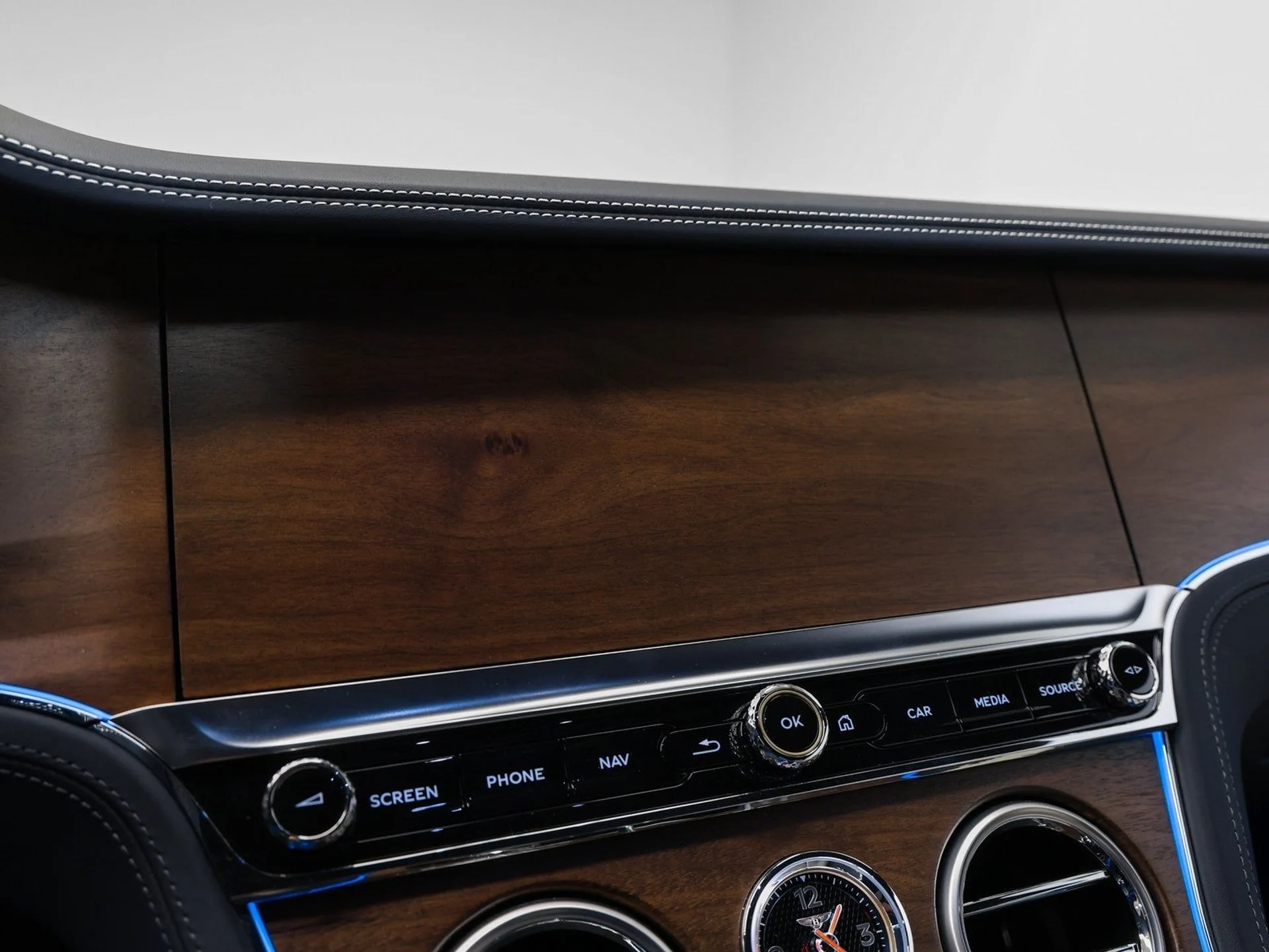 mph053_92884311_54_6f615b3867