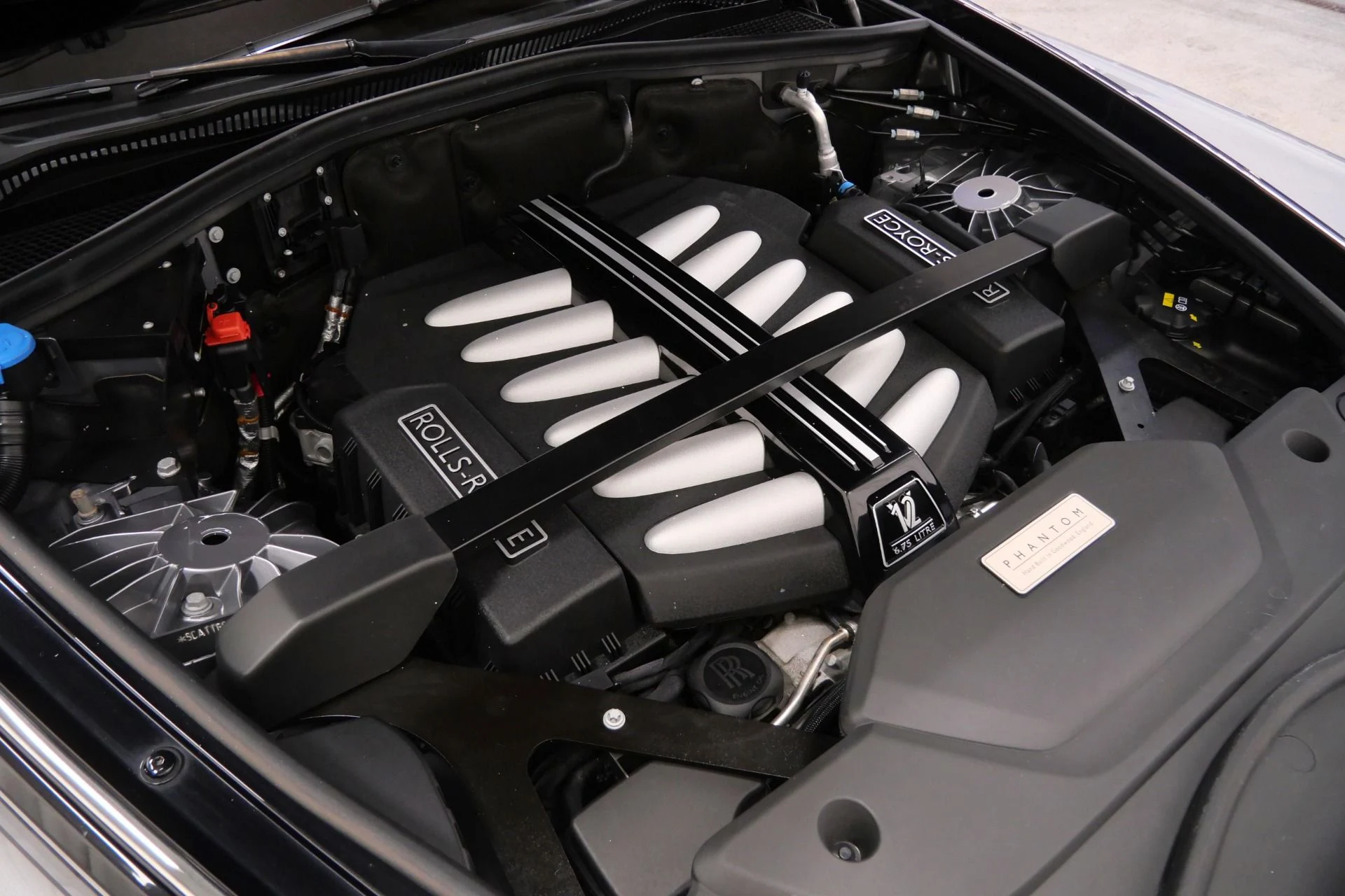 mph053_960616449_Used_2020_Rolls_Royce_Phantom_1760120905_f6e11f767a