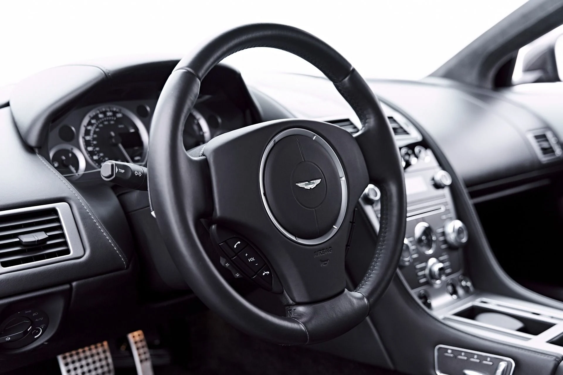 mph053_965287640_Used_2014_Aston_Martin_DB_9_Base_1780969090_b7c7a538e0