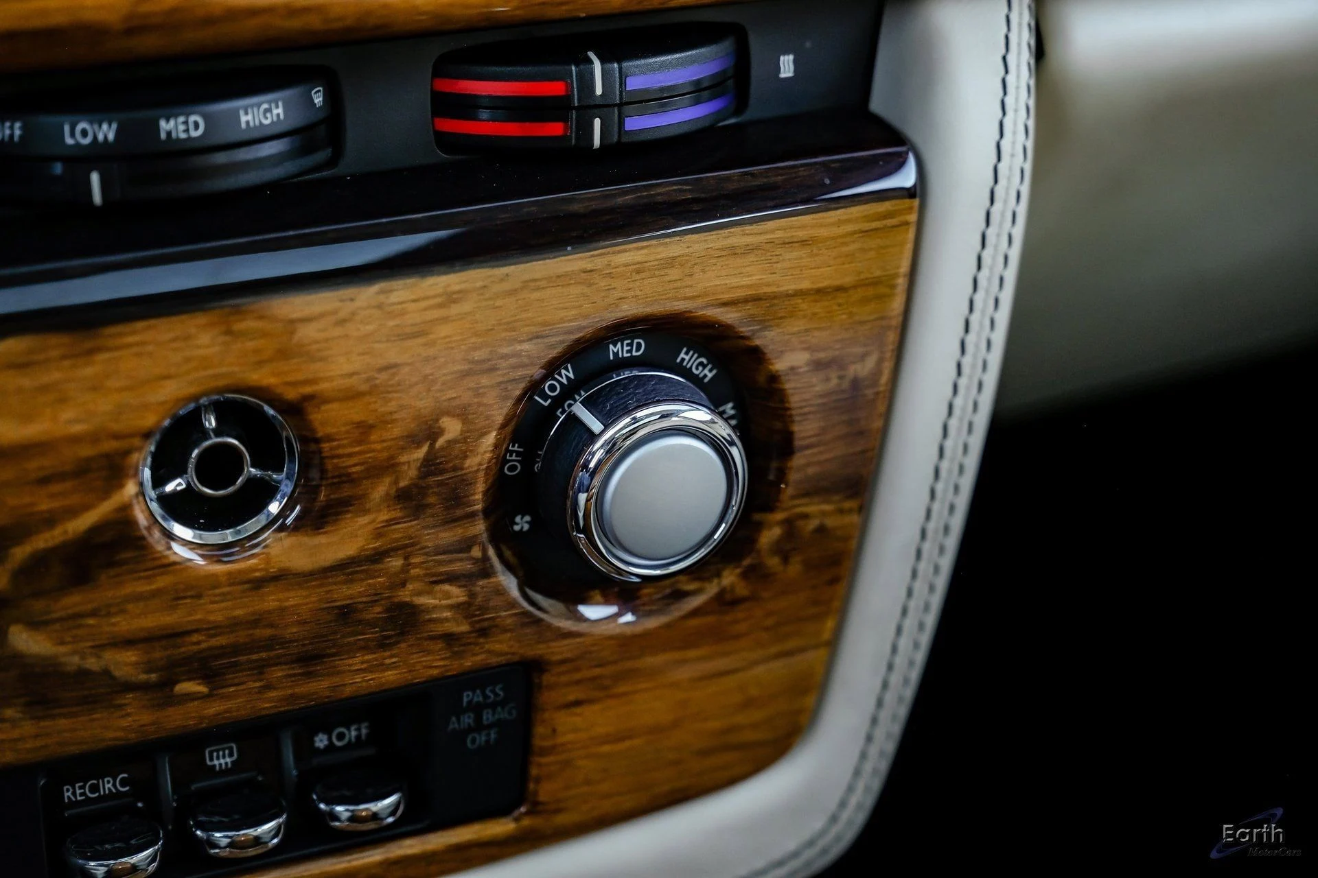 mph053_987881647_1bc0ae30ae95175e9f14e8941ea2f959x_e7932b4354