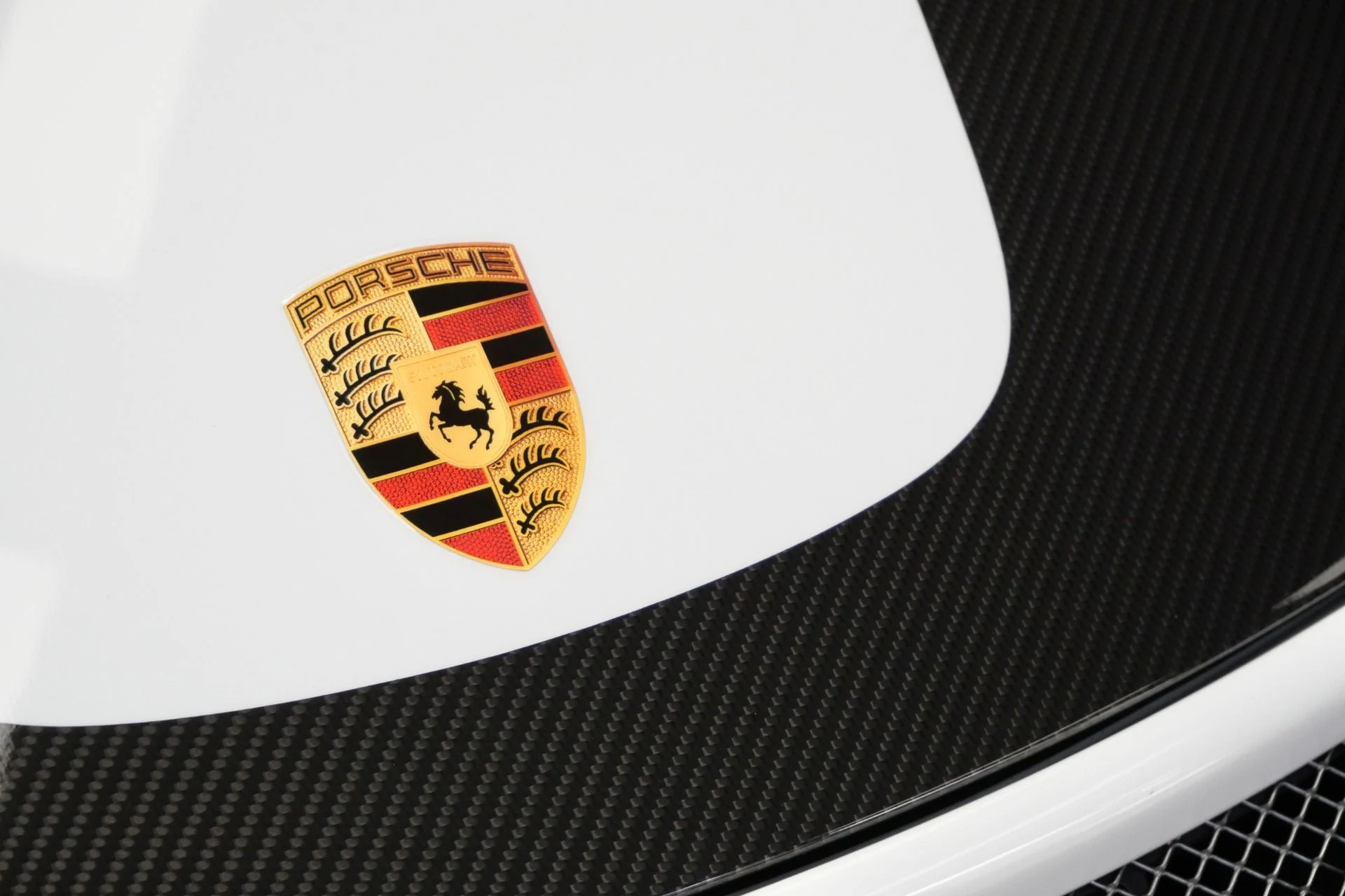 mph053_993240485_Used_2018_Porsche_911_GT_2_RS_Weissach_1756311702_bfaadd048e