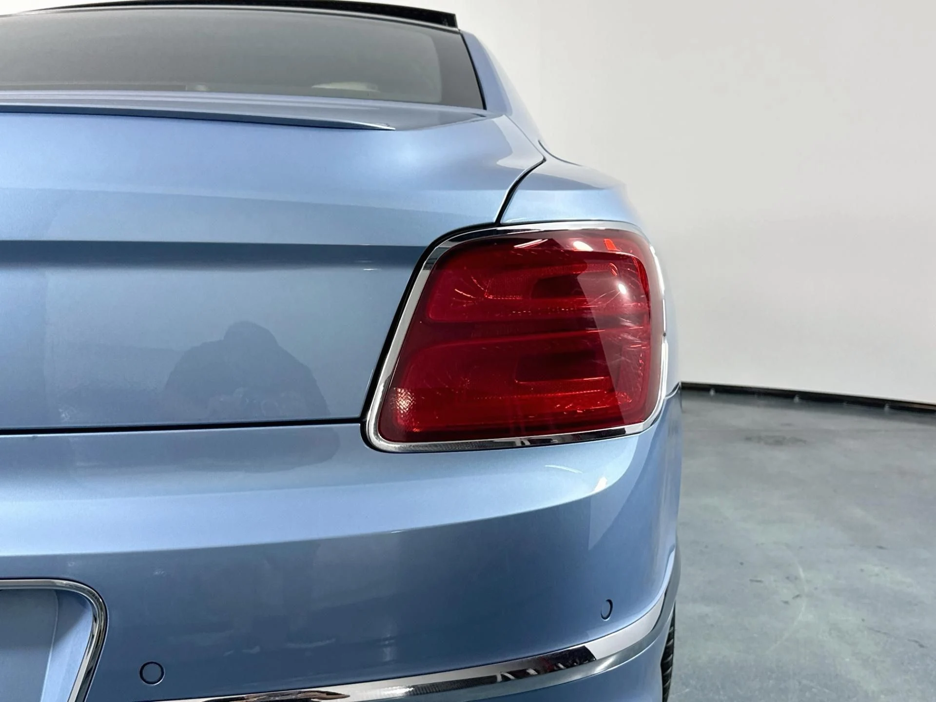 mph054_1007062876_Used_2022_Bentley_Flying_Spur_V8_1787092923_442b792d79