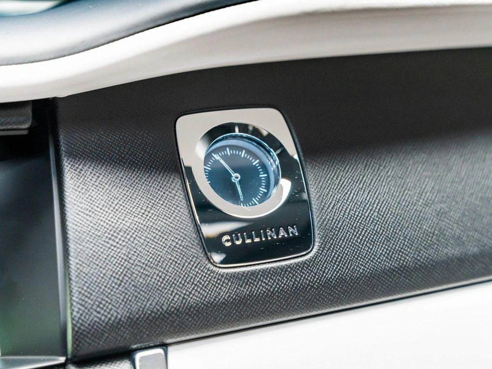 mph054_1023476776_v_M6gs_A2e_GE_Pb1h8_Fc_B8_Cs7_M_Ox_SM_ff5a4406cf