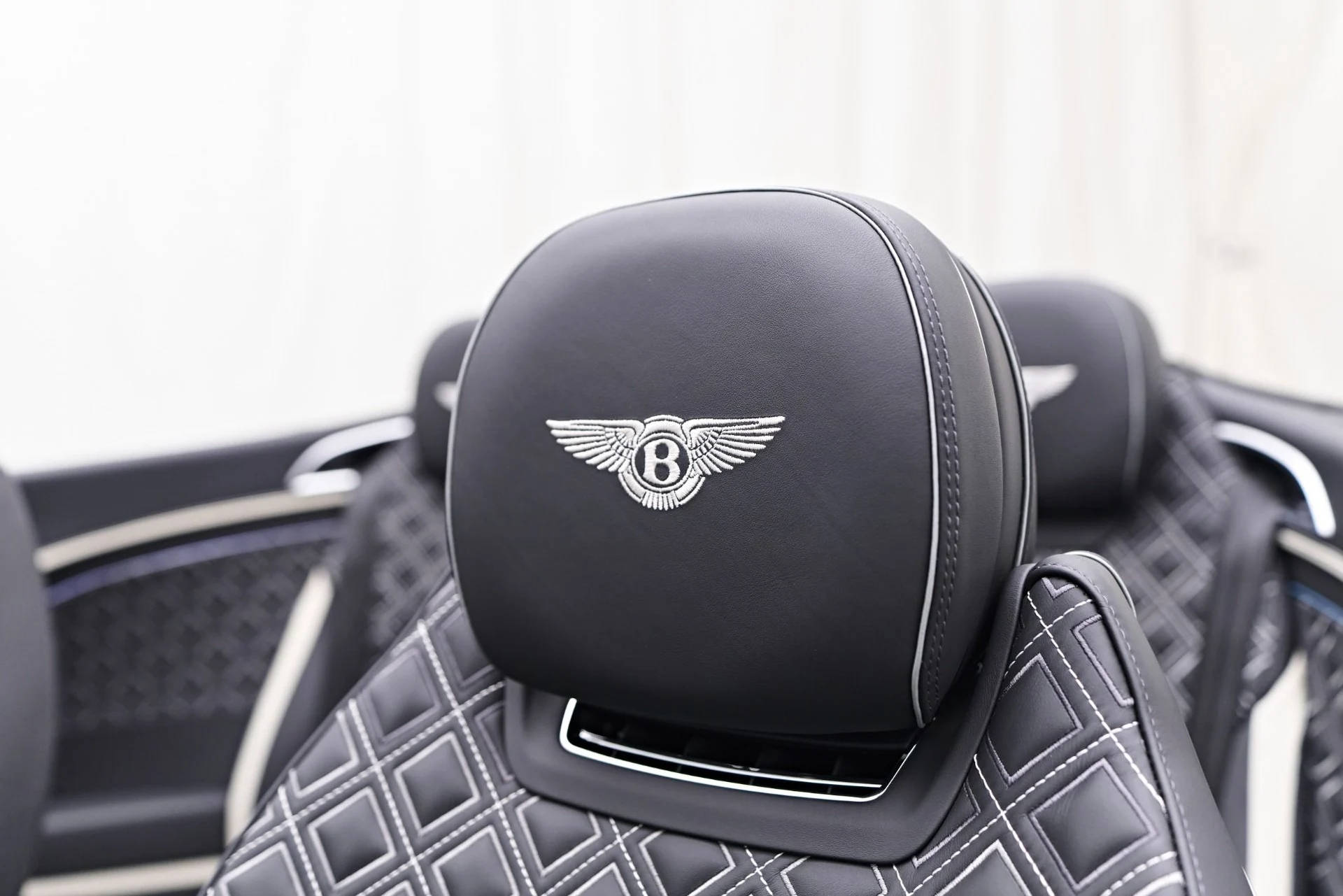 mph054_1037470904_Used_2024_Bentley_Continental_GT_Speed_1758316100_aaed74d0a1