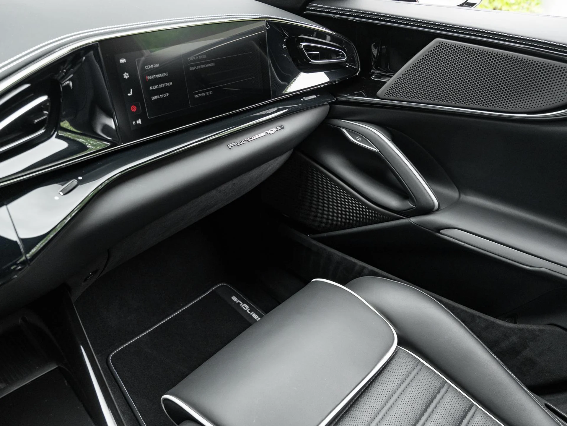 mph054_1047815813_Used_2025_Ferrari_Purosangue_1780612128_8265b072c7