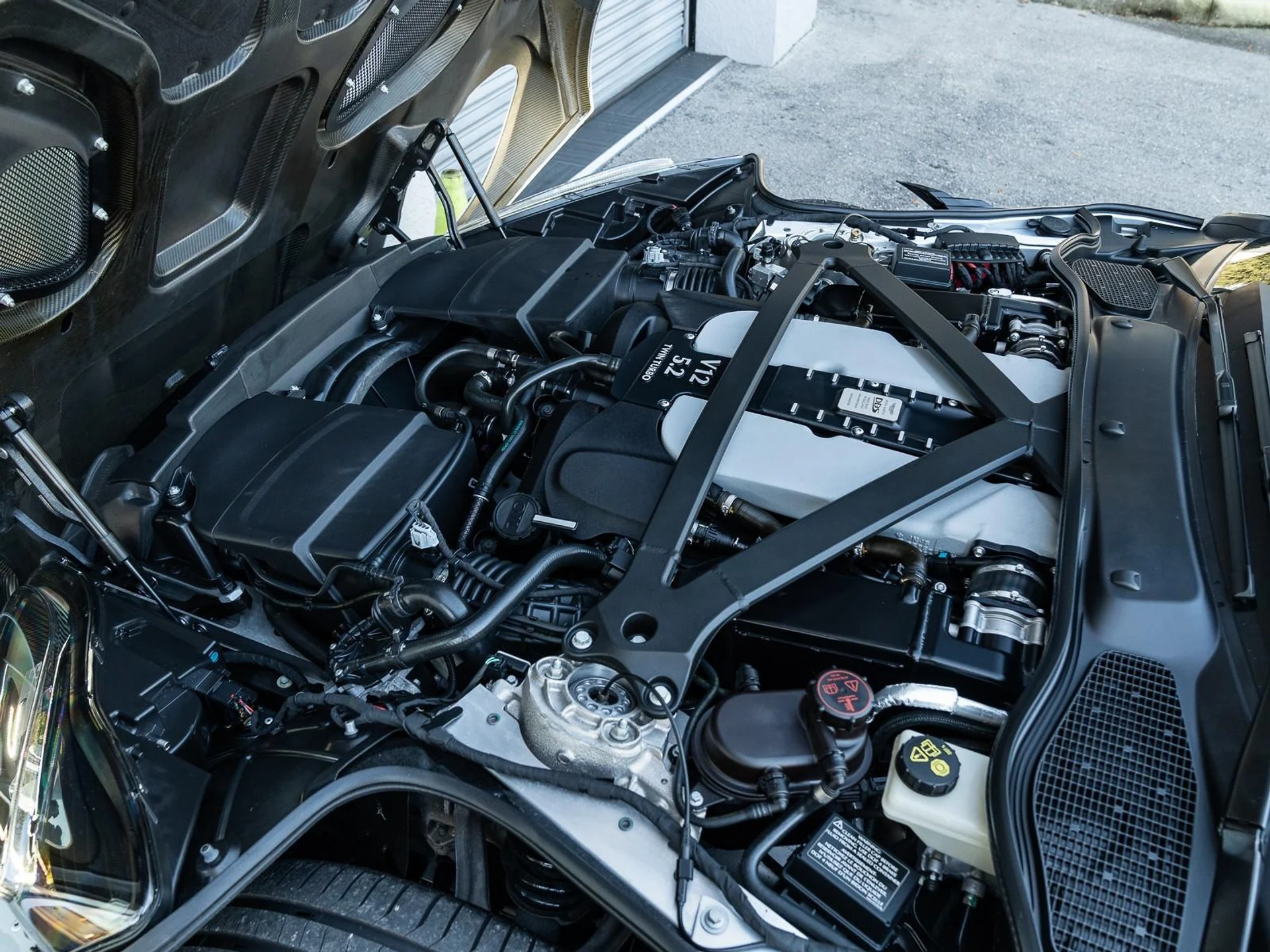 mph054_105073194_Used_2020_Aston_Martin_DBS_Superleggera_1764795989_cd2740b085